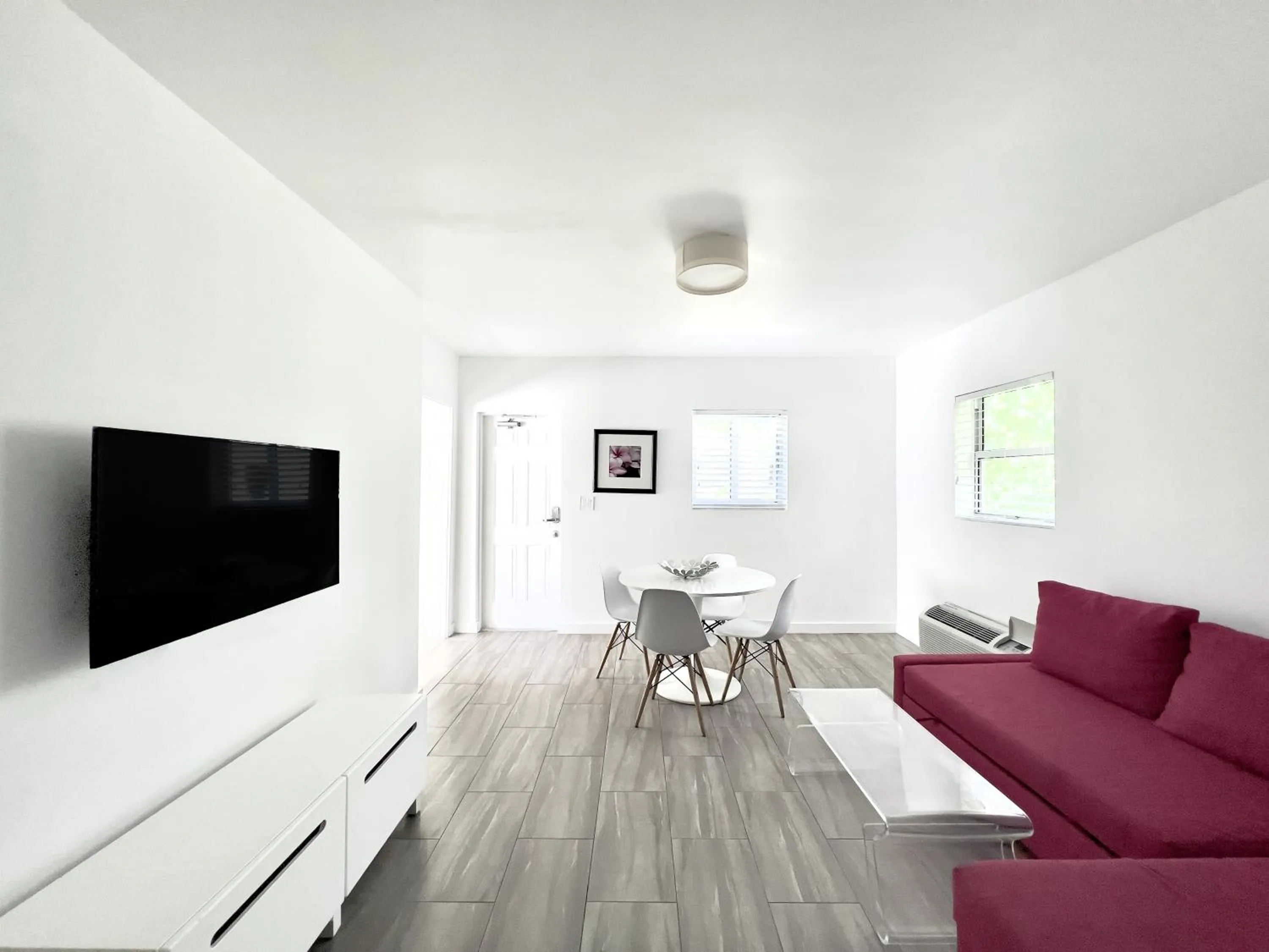 TV and multimedia in Beach Gardens