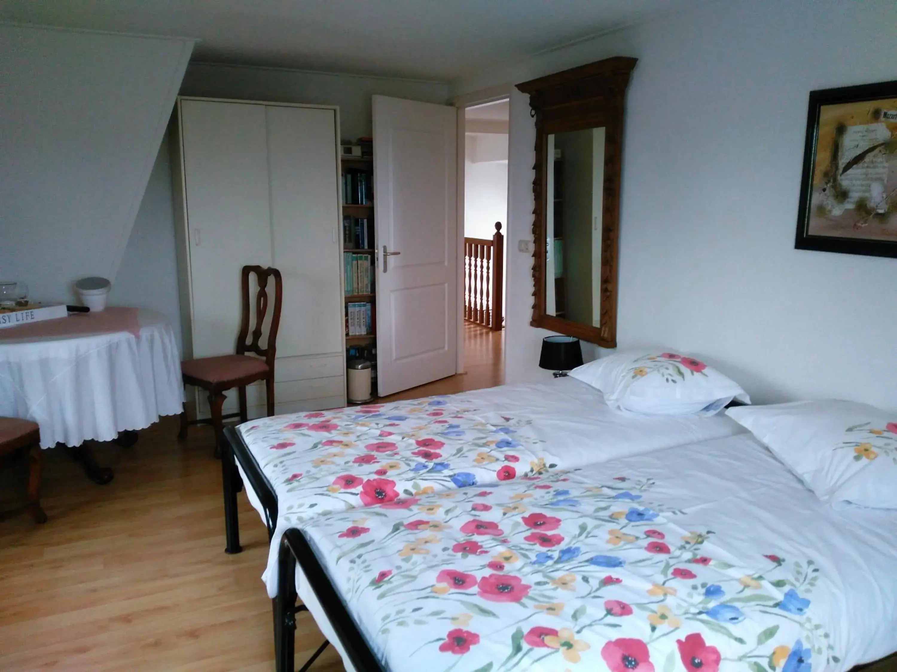 Large Twin Room in Anna's B&B Rijssen Large Twin Room in Anna's B&B Rijssen