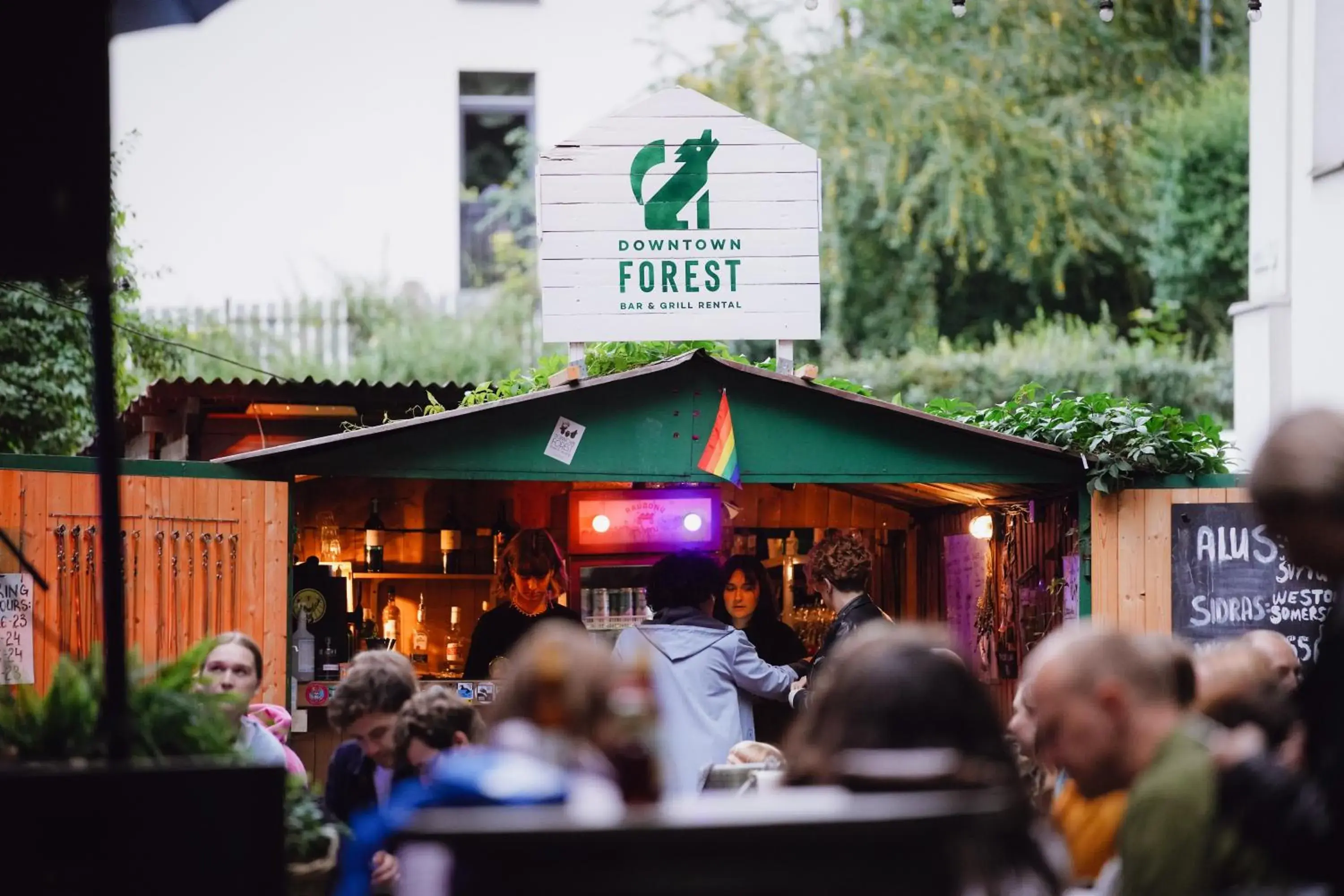 Lounge or bar in Downtown Forest Hostel & Camping Lounge or bar in Downtown Forest Hostel & Camping