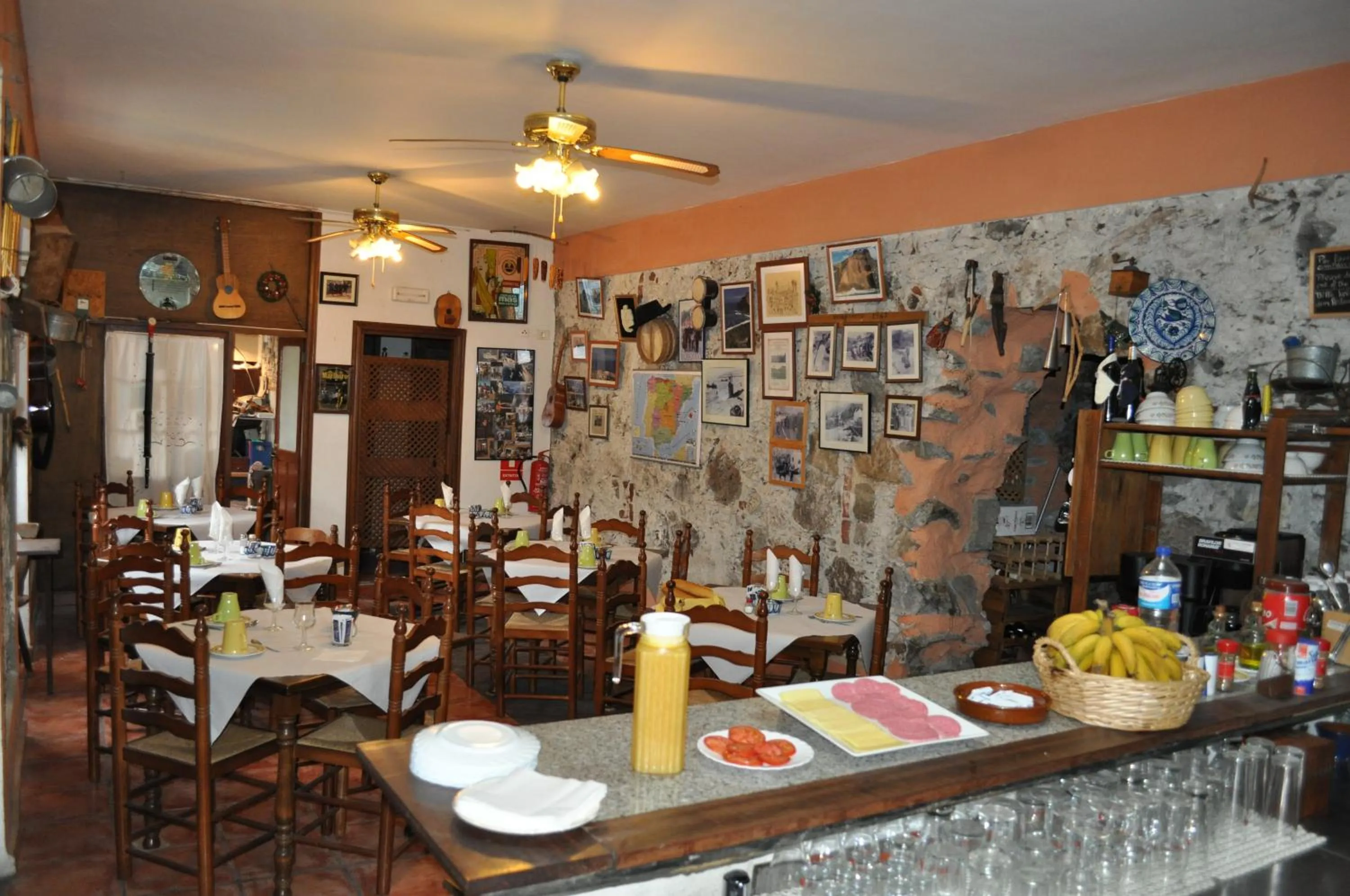 Restaurant/places to eat in Hotel Rural Villa de Hermigua