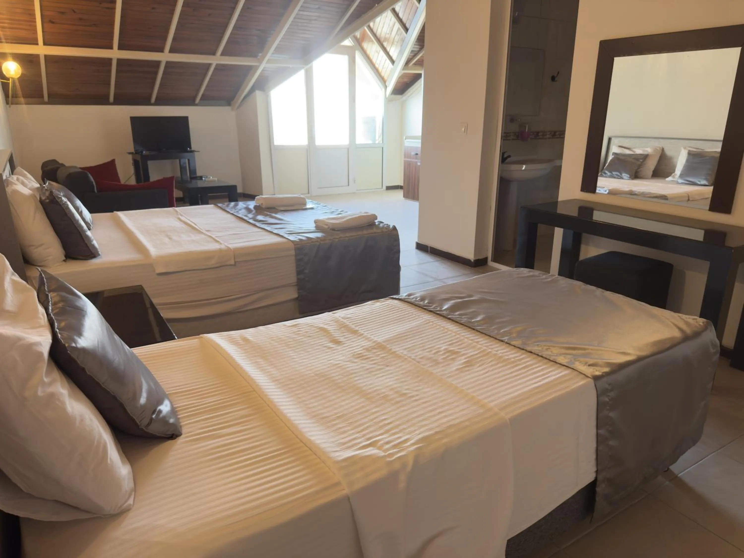 Bedroom, Bed in Reis Thermal Otel