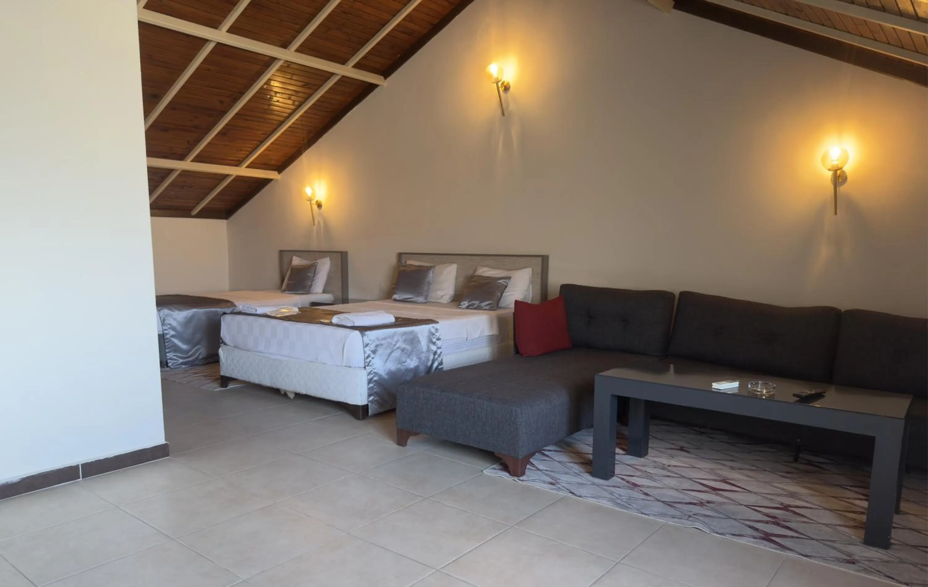 Bedroom, Bed in Reis Thermal Otel