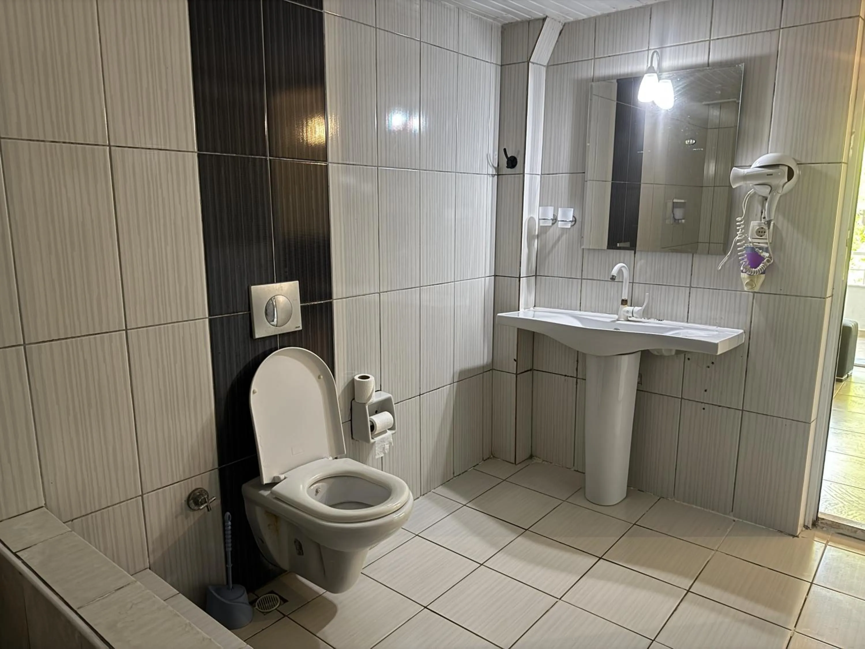 Bathroom in Reis Thermal Otel