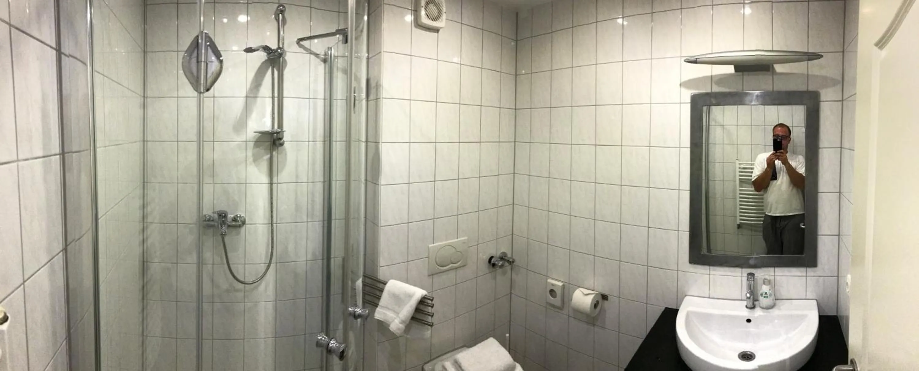 Bathroom in Landhotel Rangau Gasthof & Brennerei