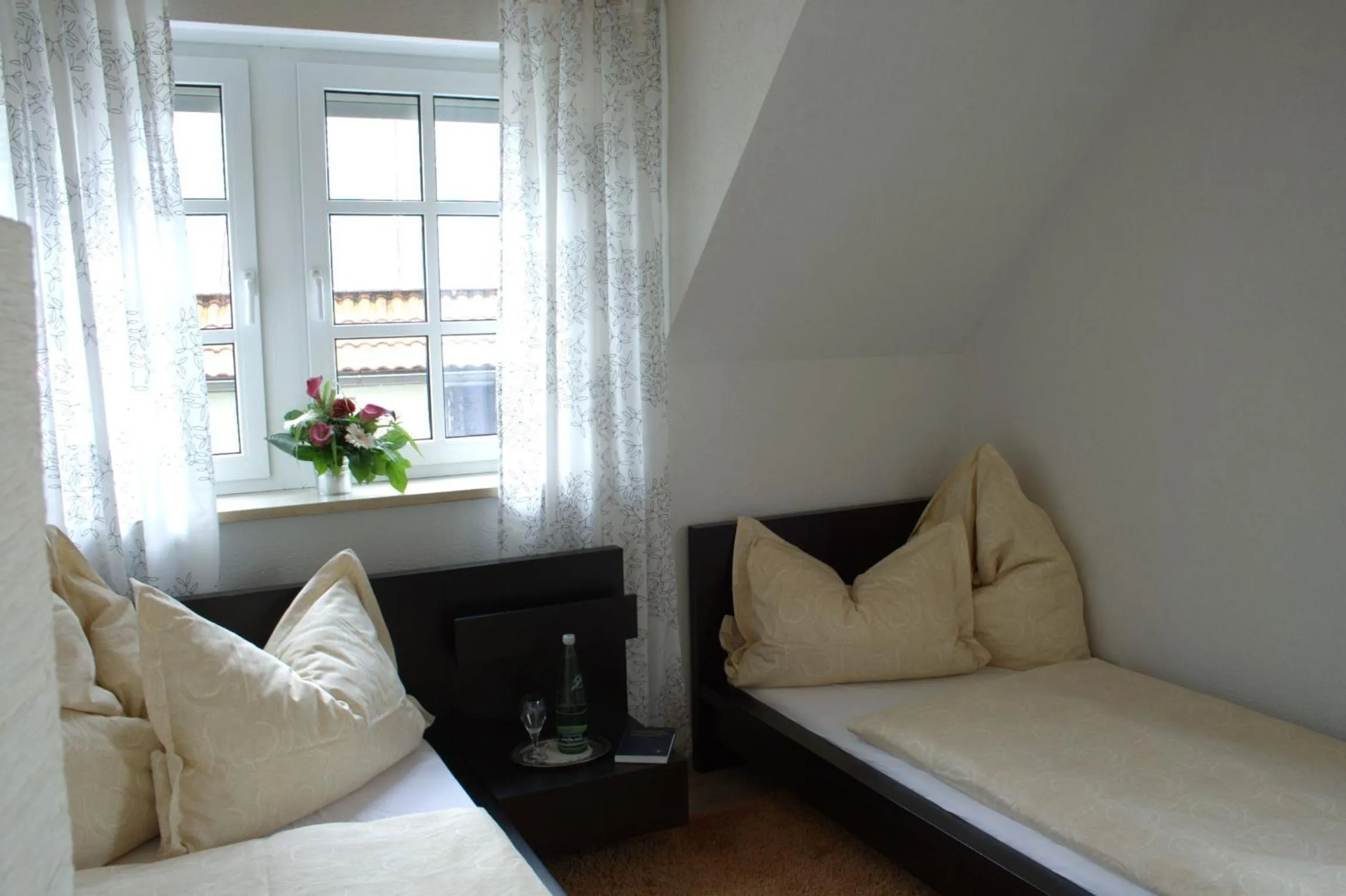 Bedroom, Bed in Landhotel Rangau Gasthof & Brennerei