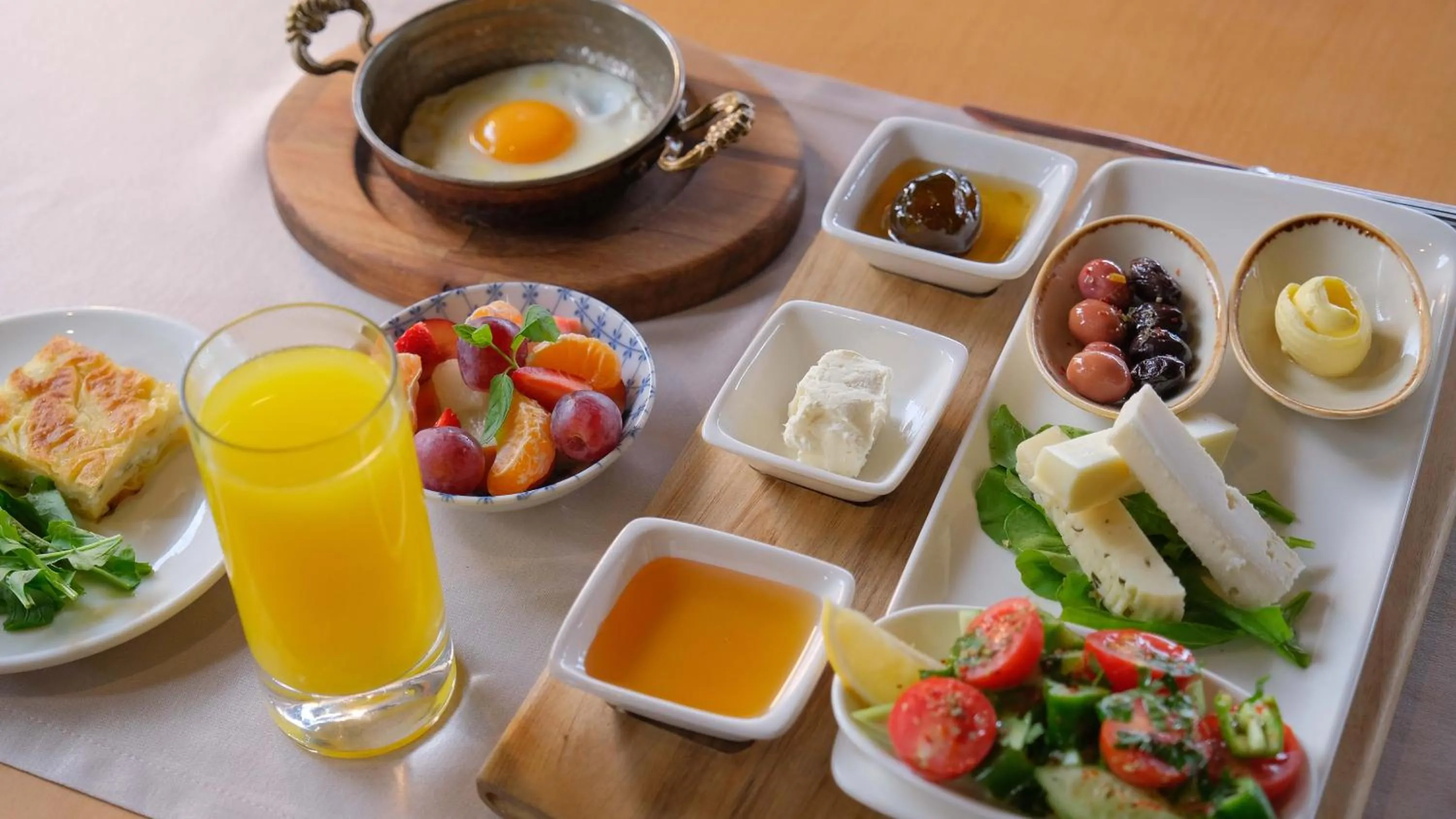 Breakfast in Marin Otel & Restaurant