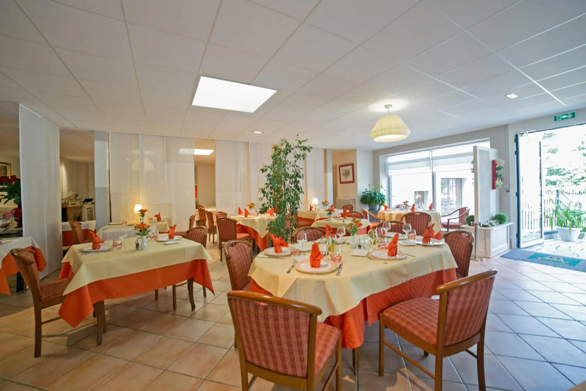 Restaurant/places to eat in Logis Auberge de la Rose Restaurant/places to eat in Logis Auberge de la Rose