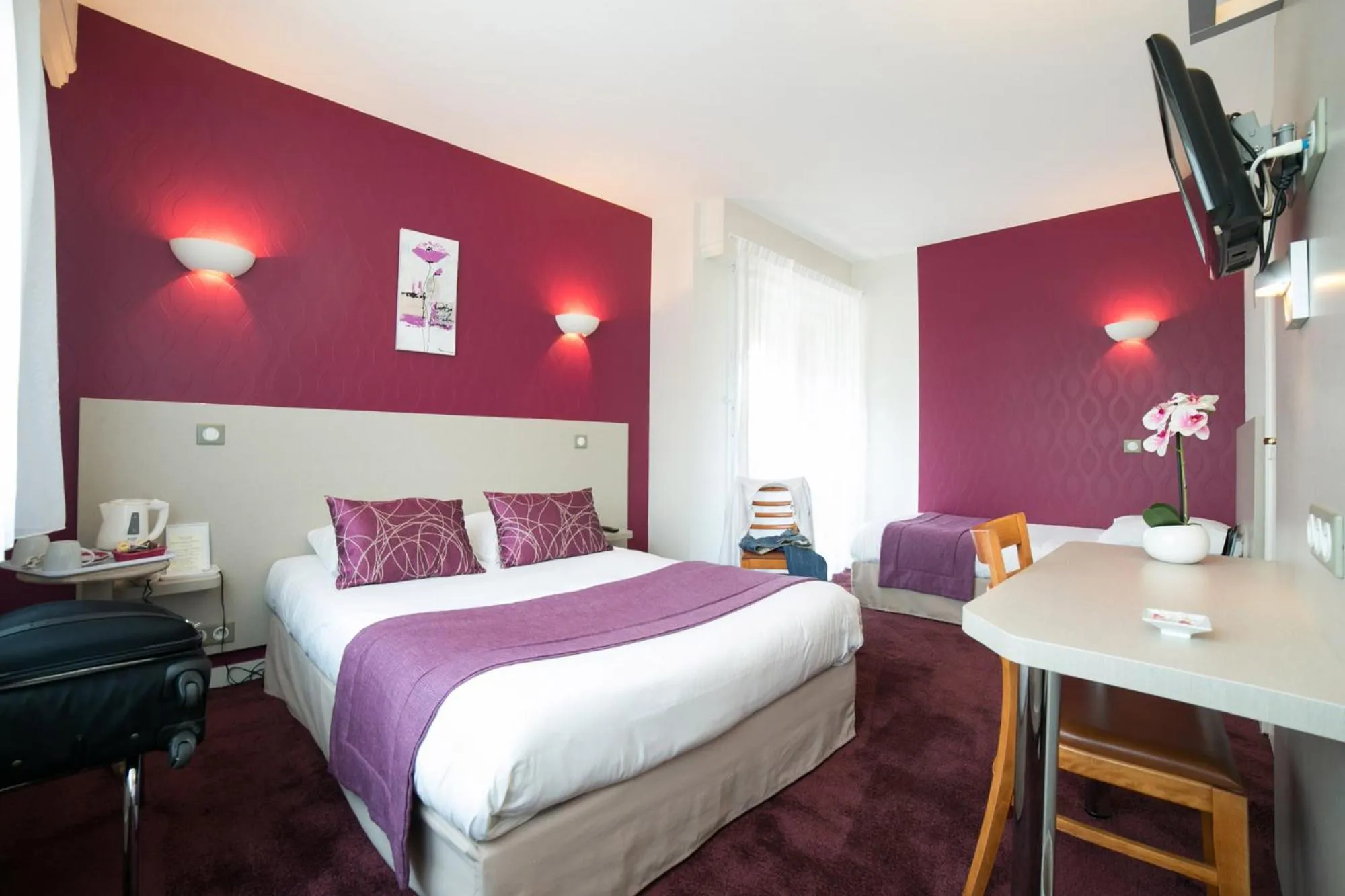 Photo of the whole room, Bed in Logis Hôtel Auberge de la Rose