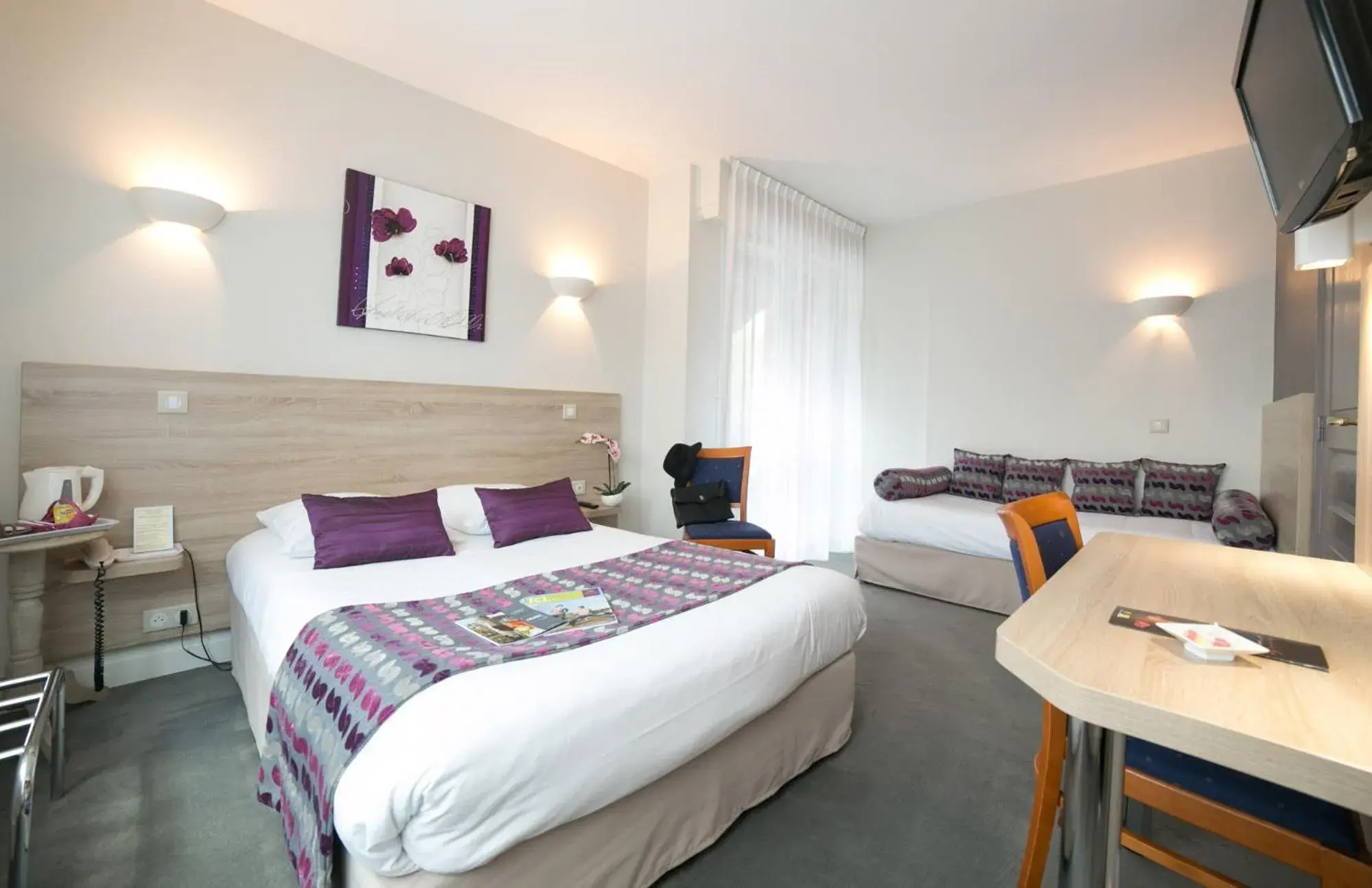 Photo of the whole room, Bed in Logis Auberge de la Rose Photo of the whole room, Bed in Logis Auberge de la Rose