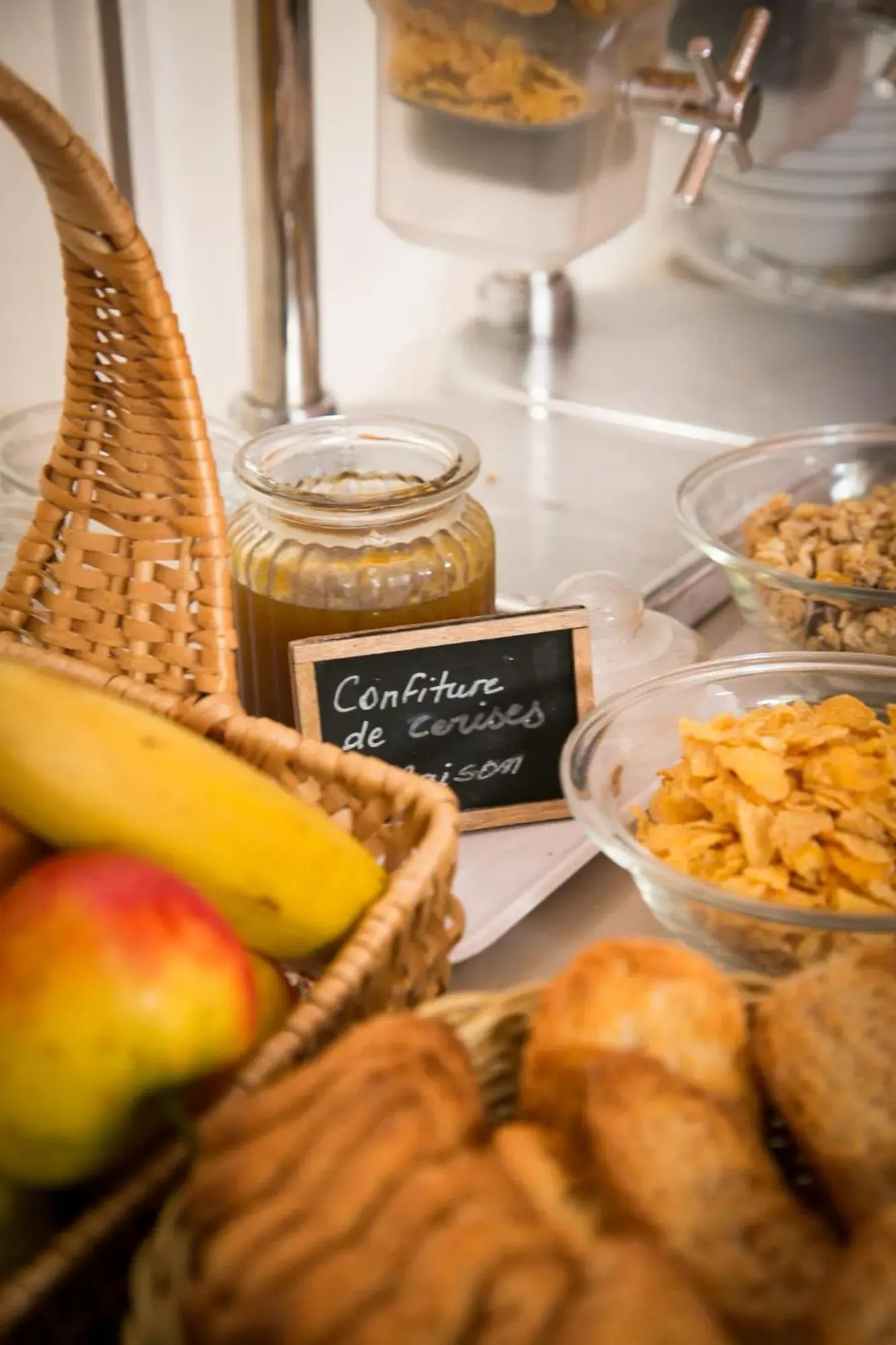 Food and drinks in Logis Auberge de la Rose Food and drinks in Logis Auberge de la Rose