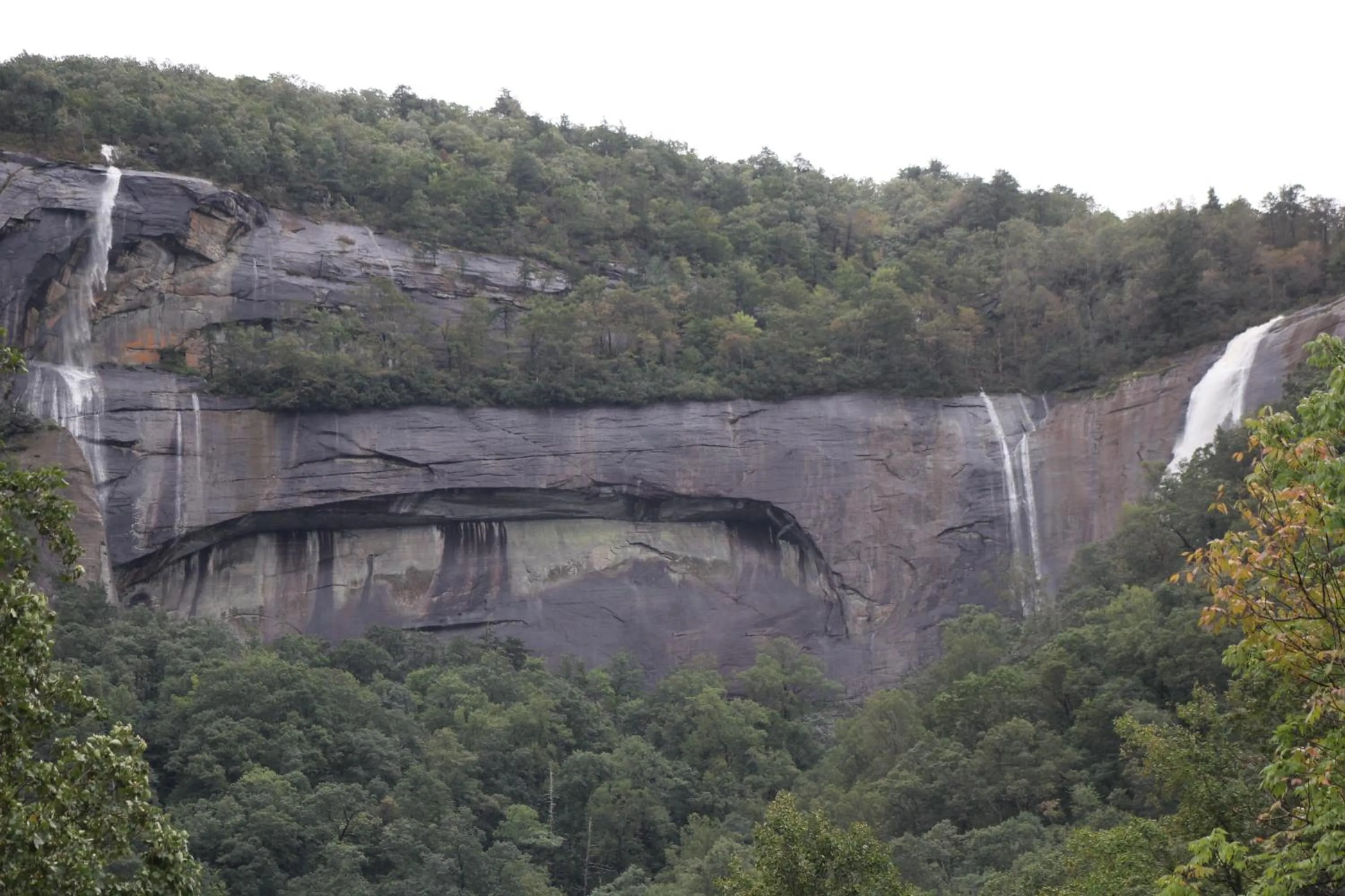 The Evening Shade River Lodge and Cabins