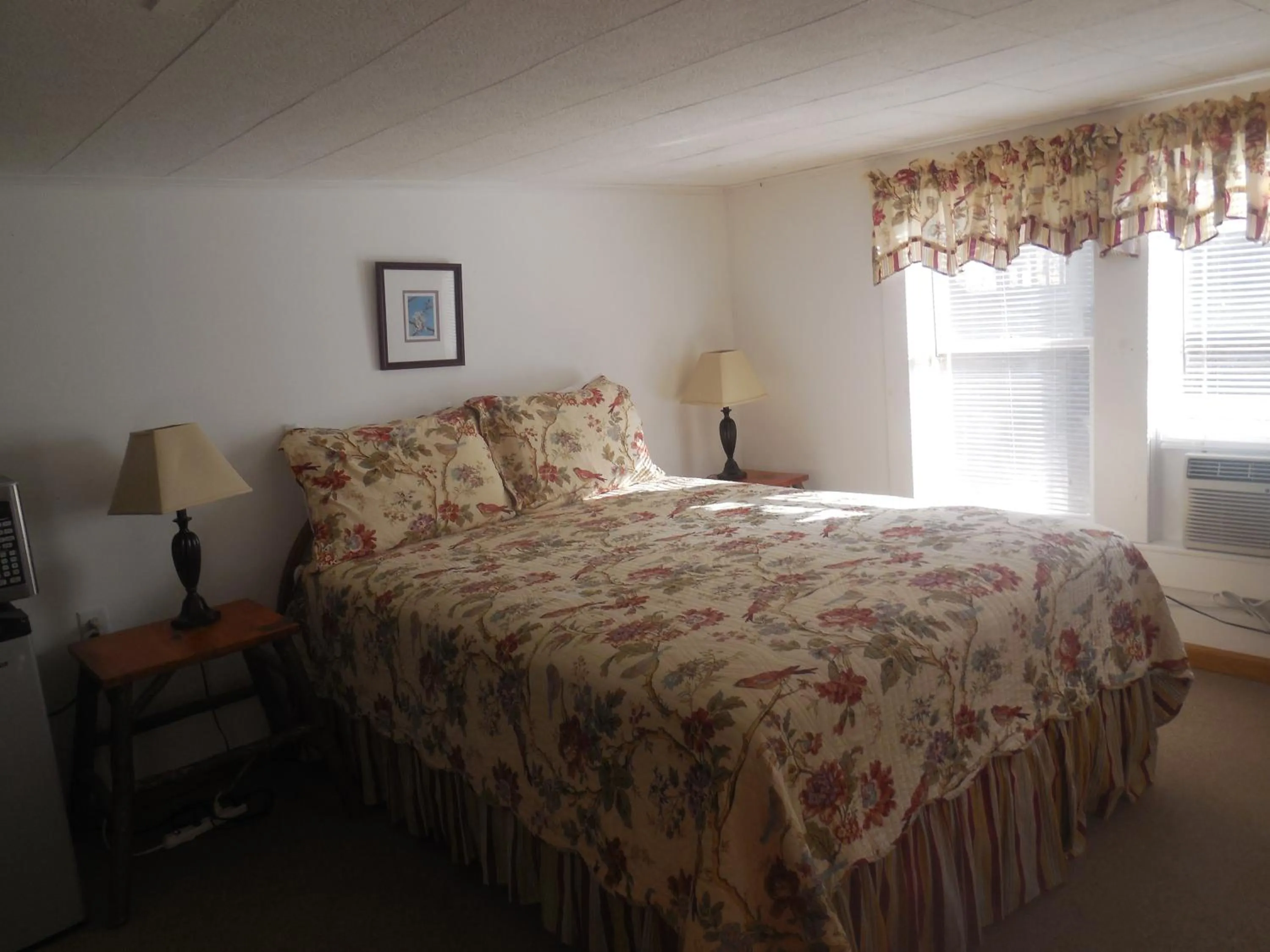 Bed in The Evening Shade River Lodge and Cabins