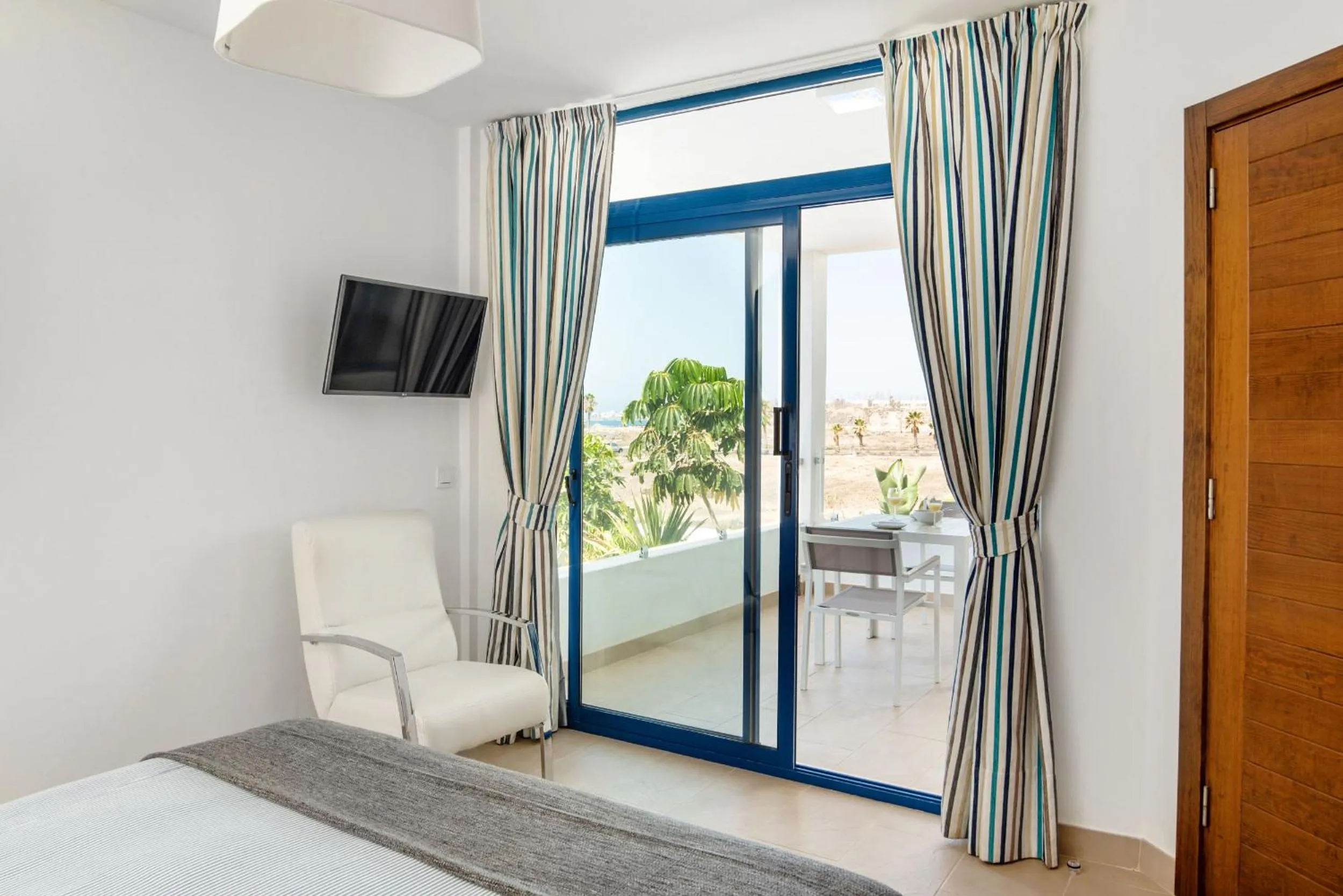 Sea view, Bed in Villas de la Marina