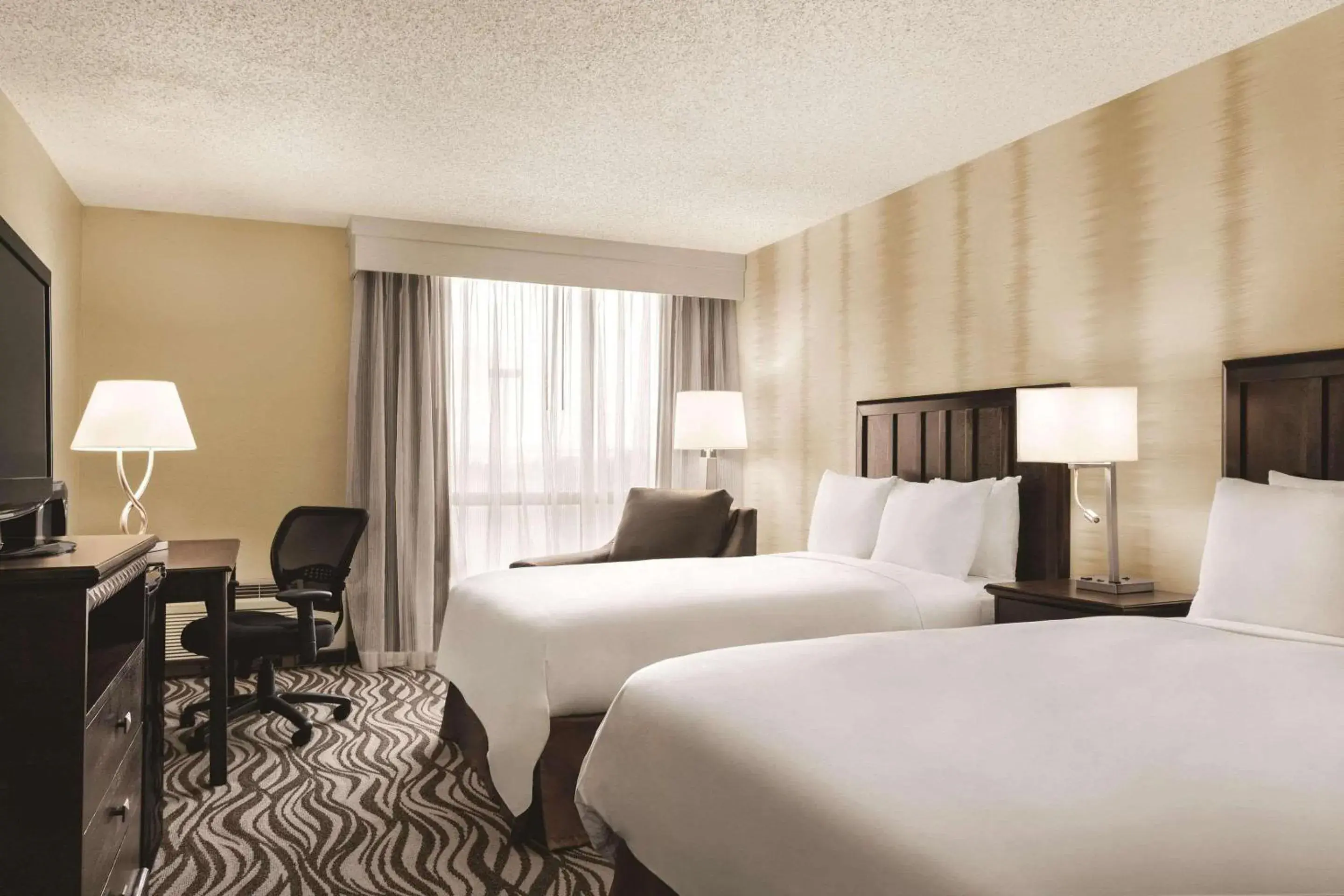 Bedroom, Bed in Radisson Hotel Fort Worth North-Fossil Creek Bedroom, Bed in Radisson Hotel Fort Worth North-Fossil Creek