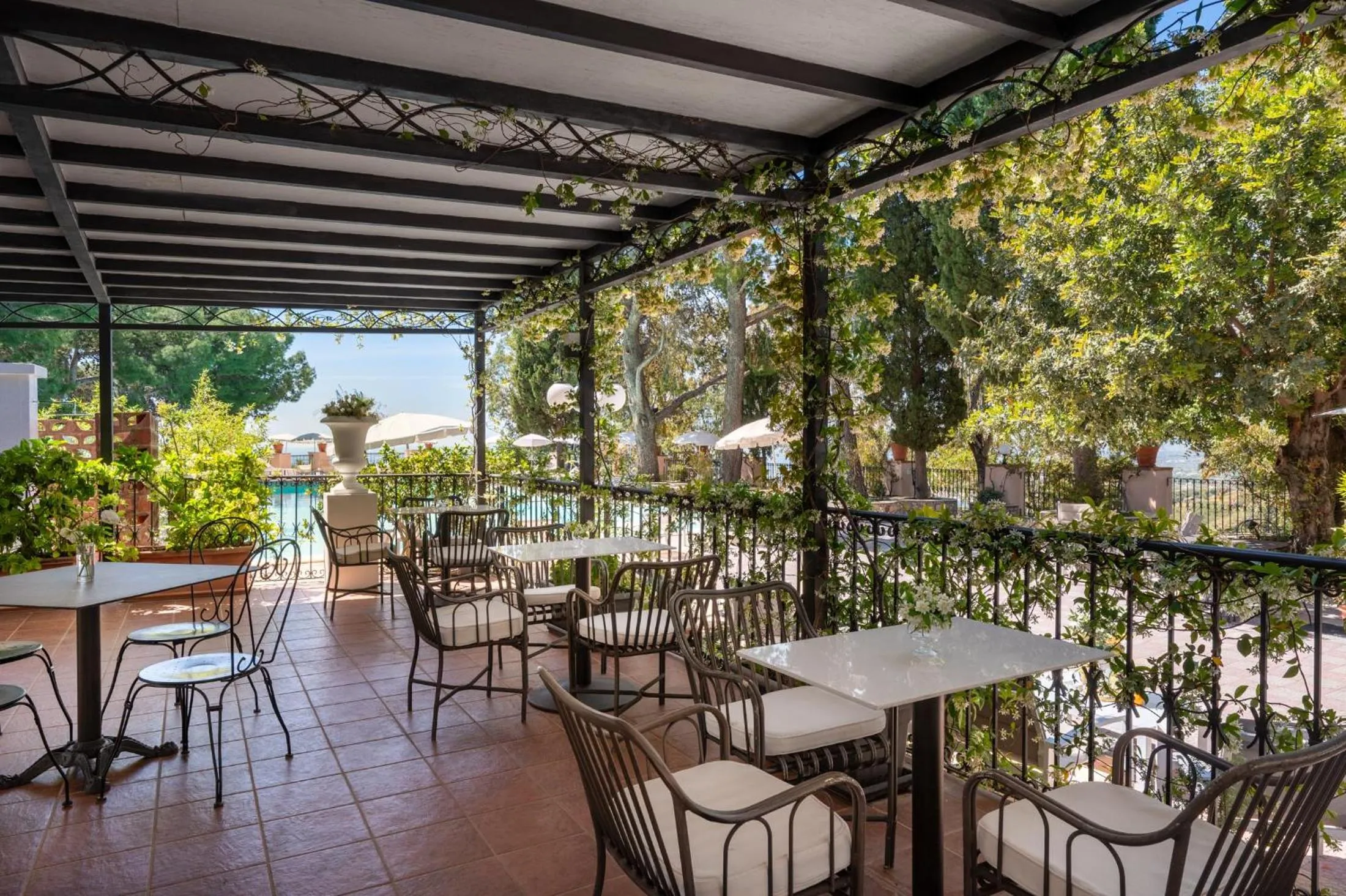 Restaurant/places to eat in Excelsior Palace Hotel