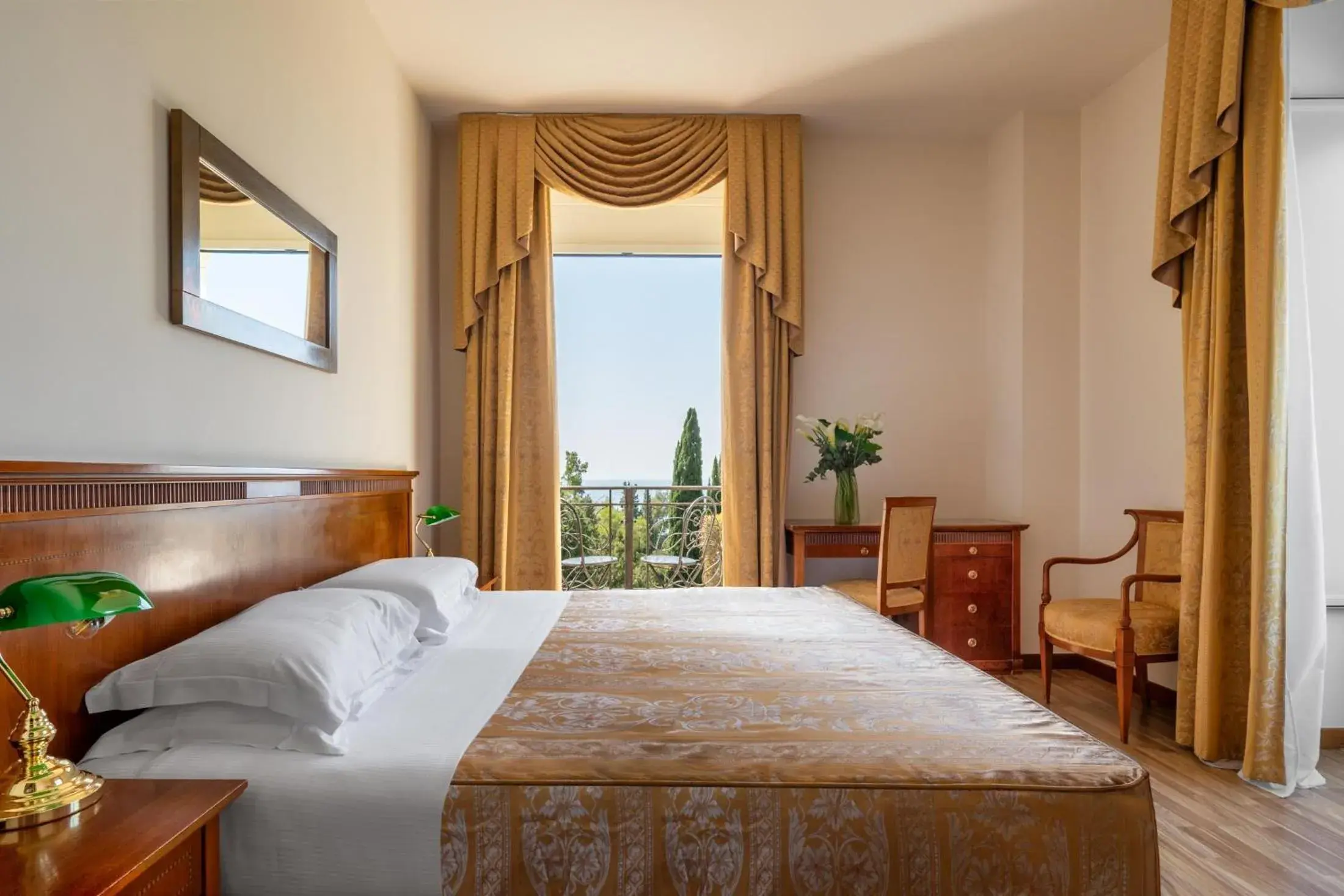 Bedroom, Bed in Excelsior Palace Hotel Bedroom, Bed in Excelsior Palace Hotel