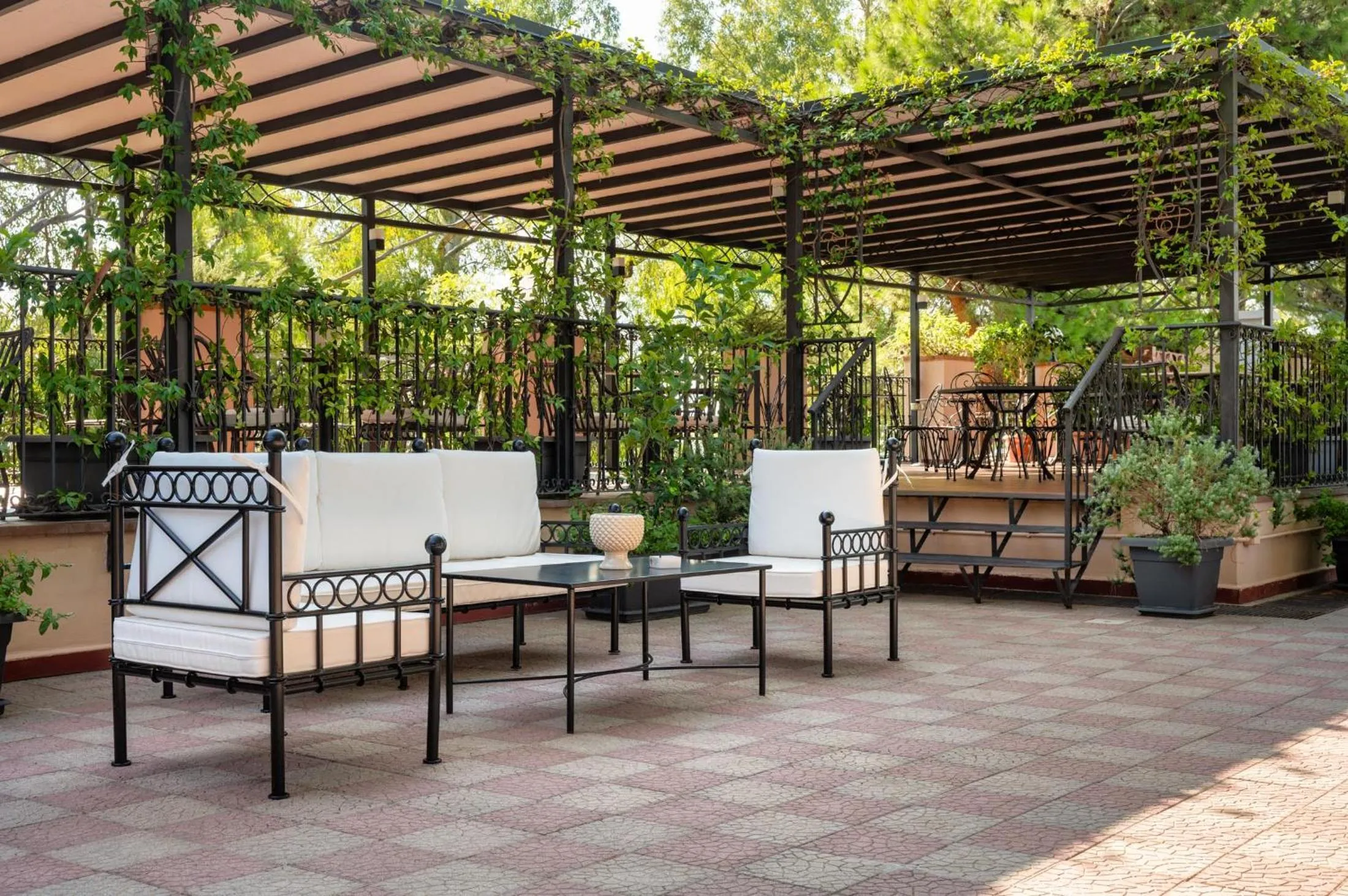 Restaurant/places to eat in Excelsior Palace Hotel