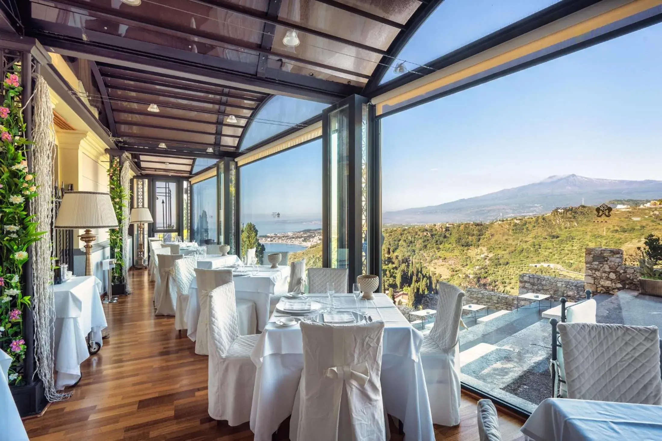 Restaurant/places to eat in Excelsior Palace Hotel Restaurant/places to eat in Excelsior Palace Hotel