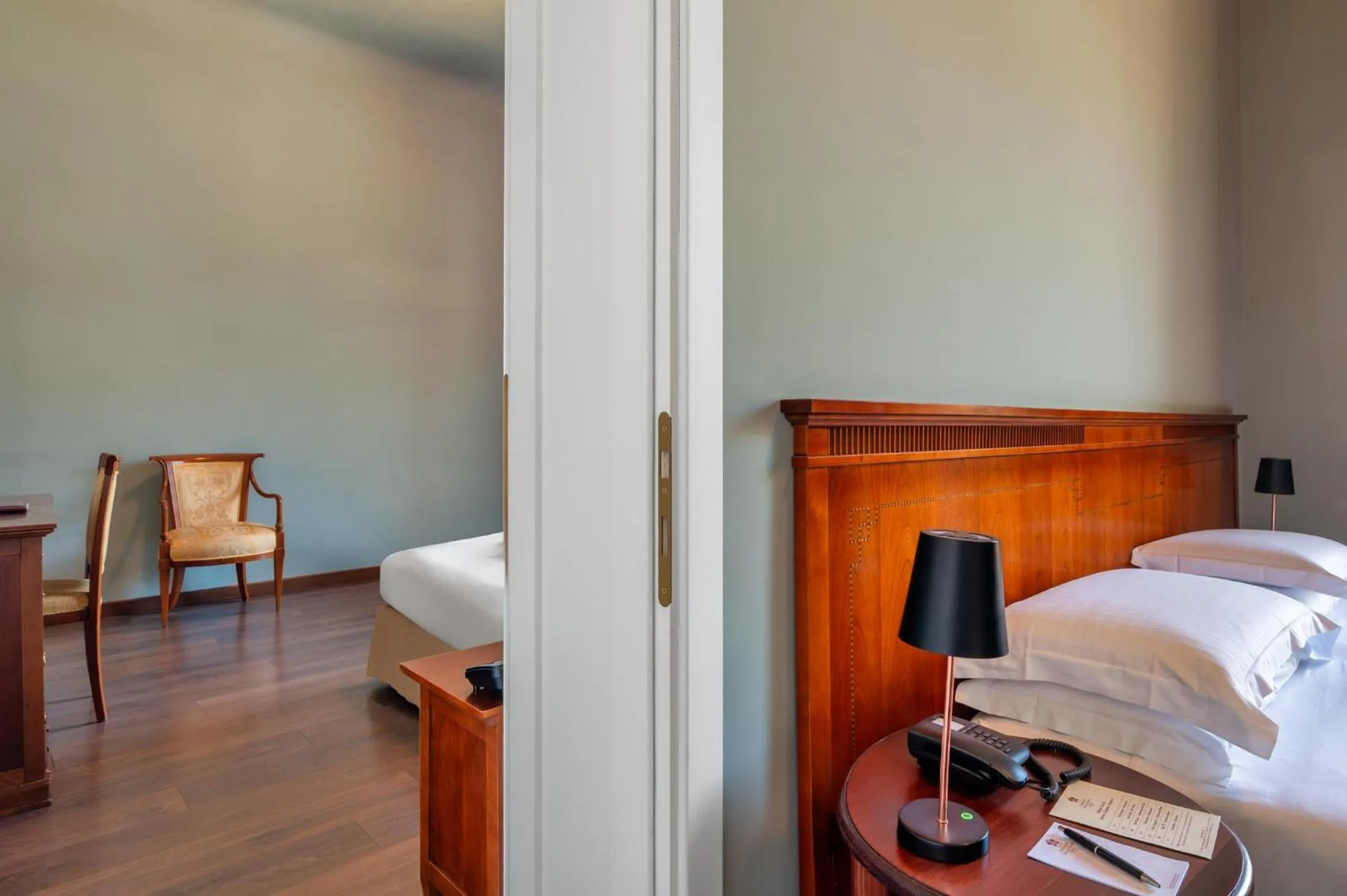 Bedroom, Bed in Excelsior Palace Hotel