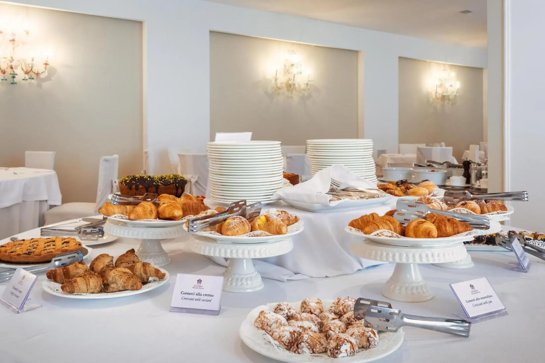 Restaurant/places to eat in Excelsior Palace Hotel Restaurant/places to eat in Excelsior Palace Hotel