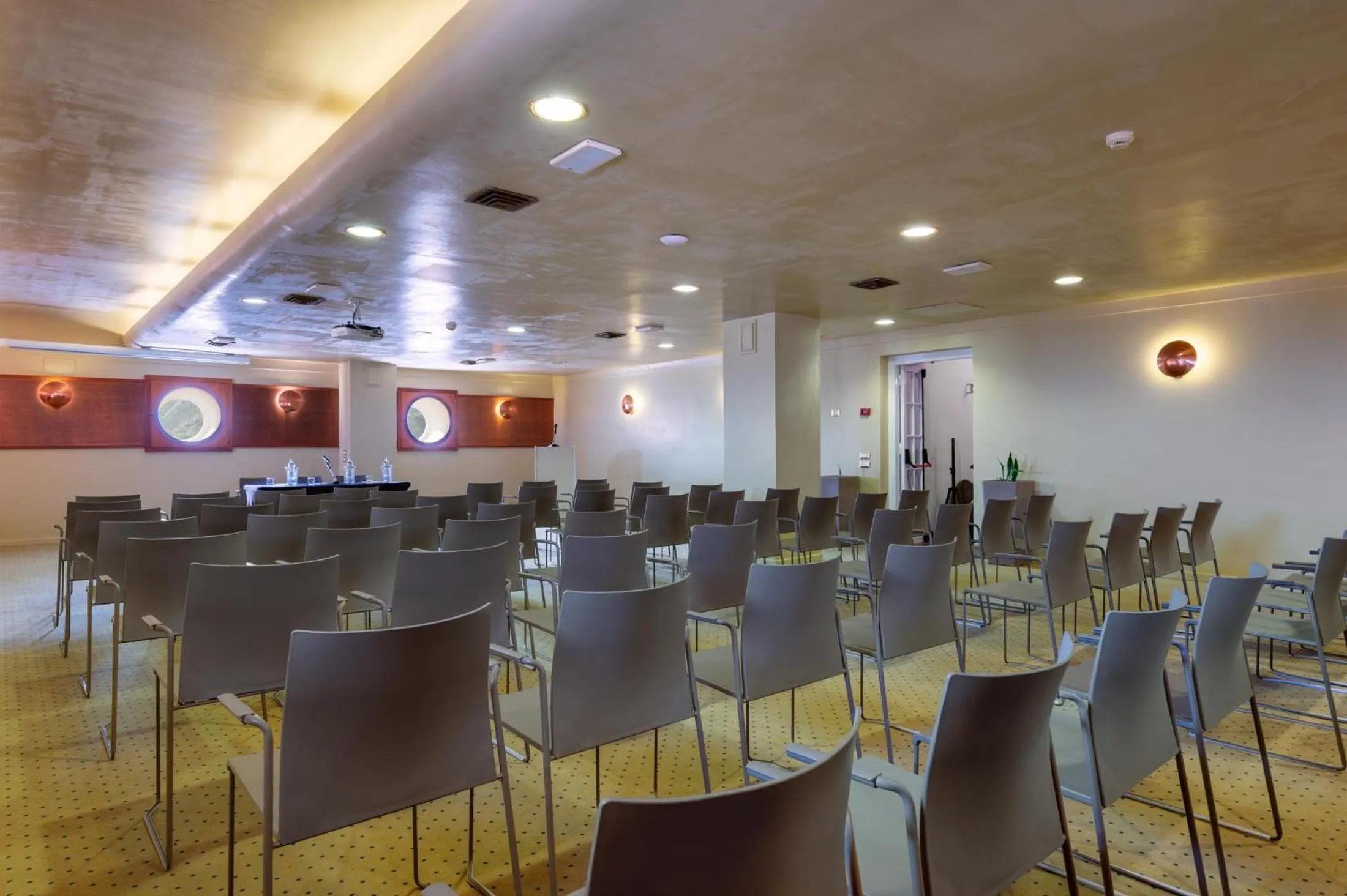 Business facilities in Excelsior Palace Hotel