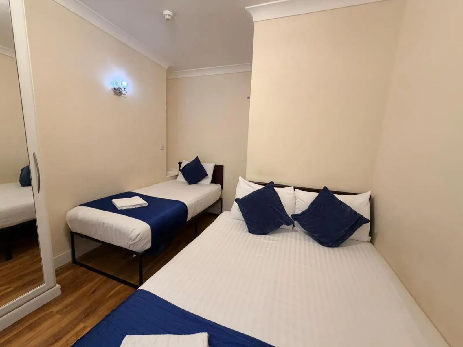 Bed in Kings Cross Hotel London Bed in Kings Cross Hotel London