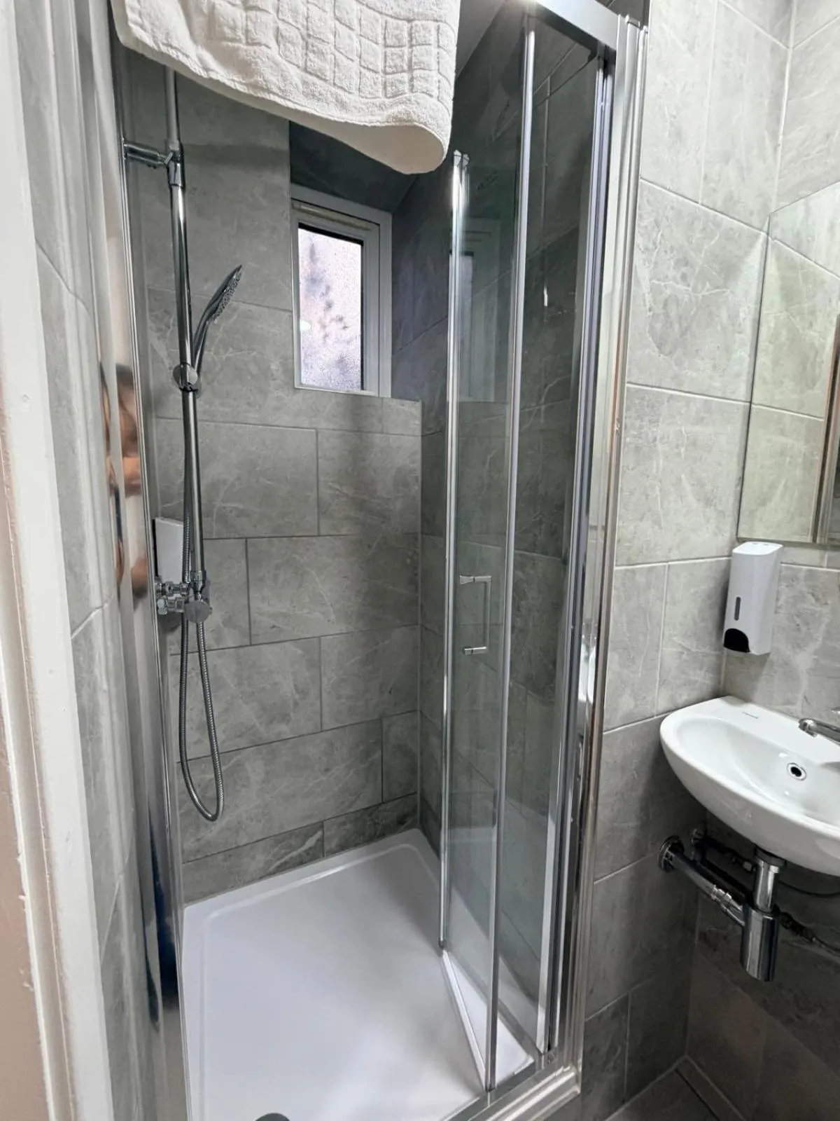 Bathroom in Kings Cross Hotel London