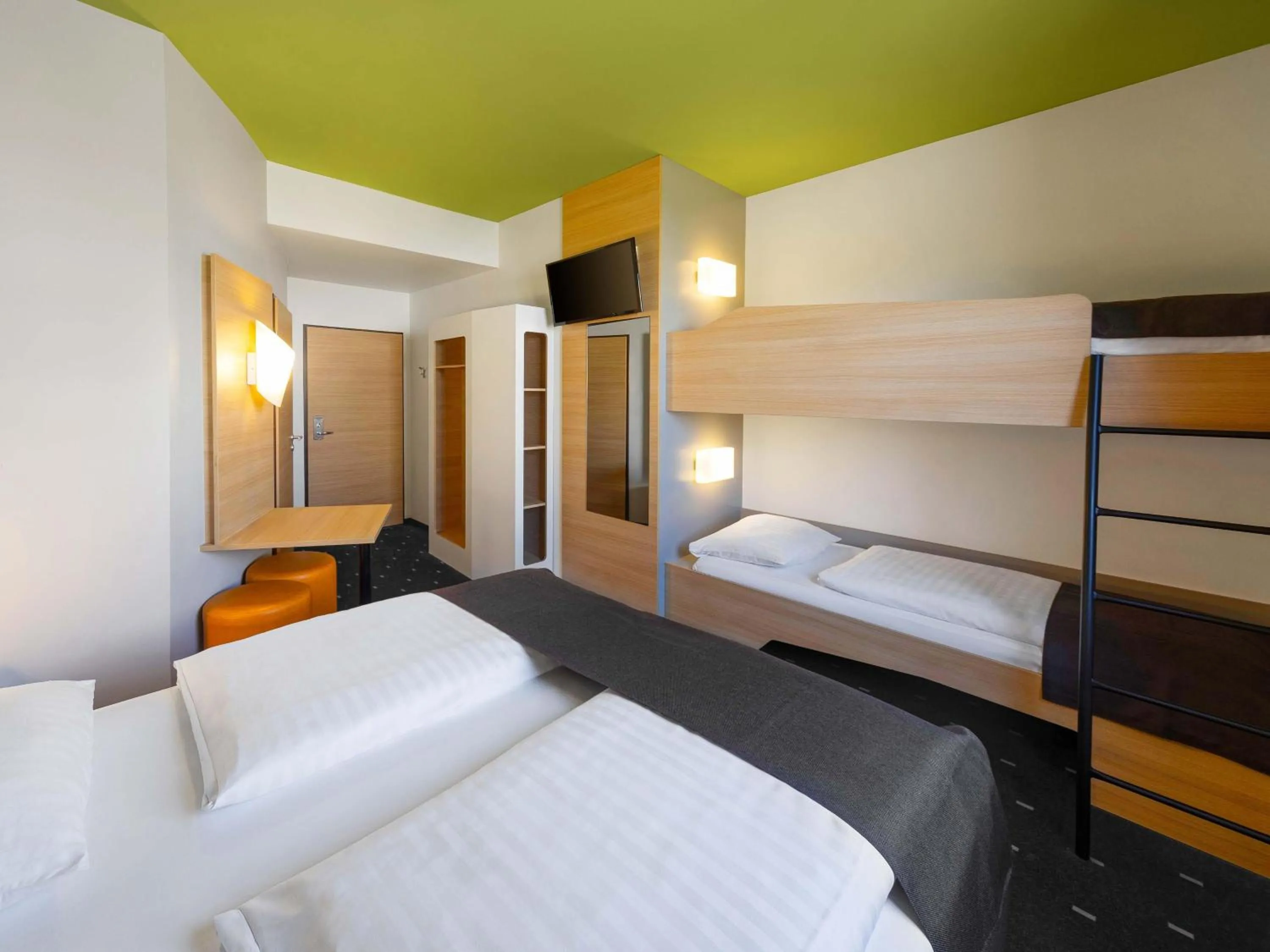 Photo of the whole room, Bed in B&B Hotel Weimar