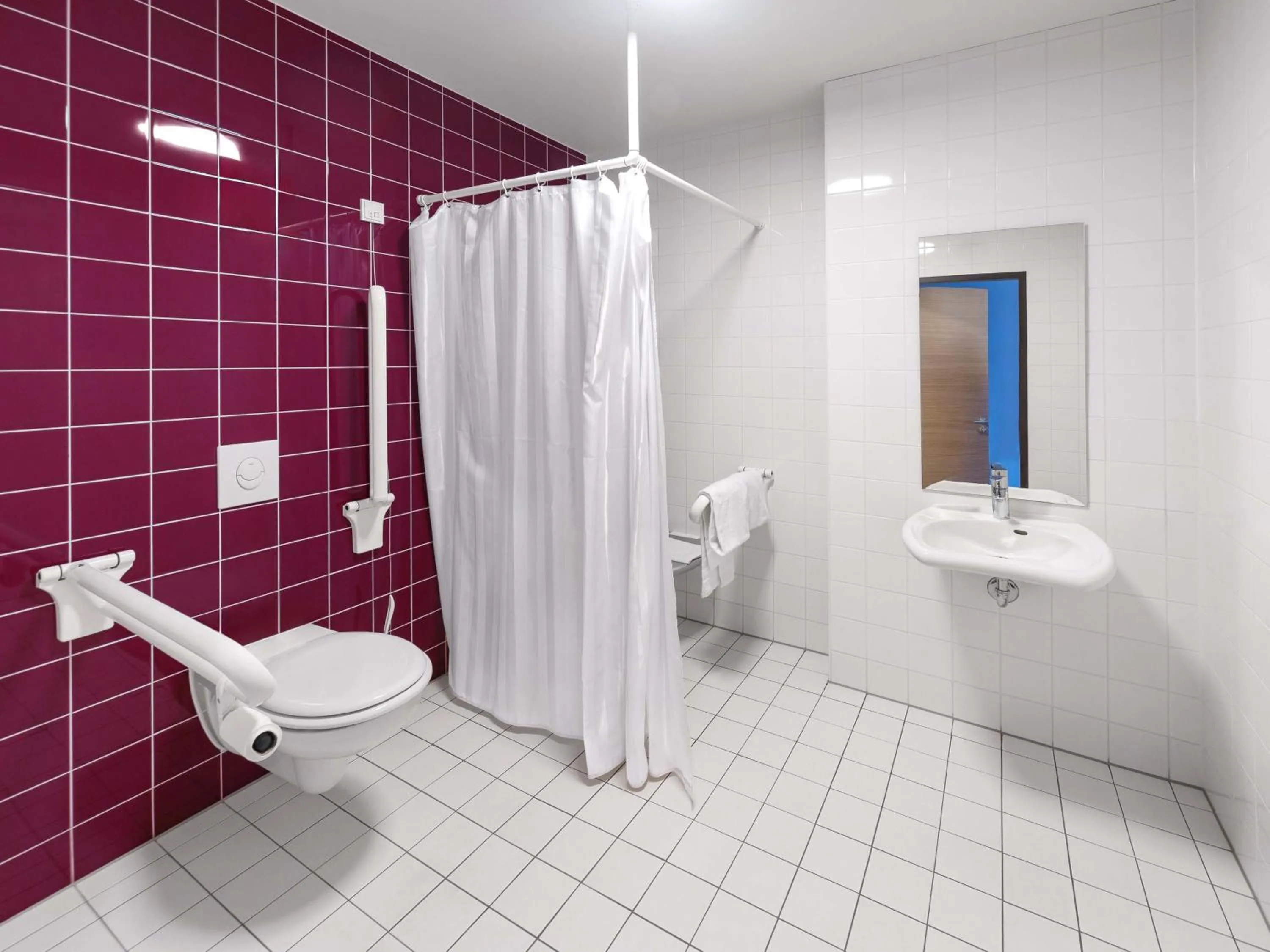 Bathroom in B&B Hotel Weimar