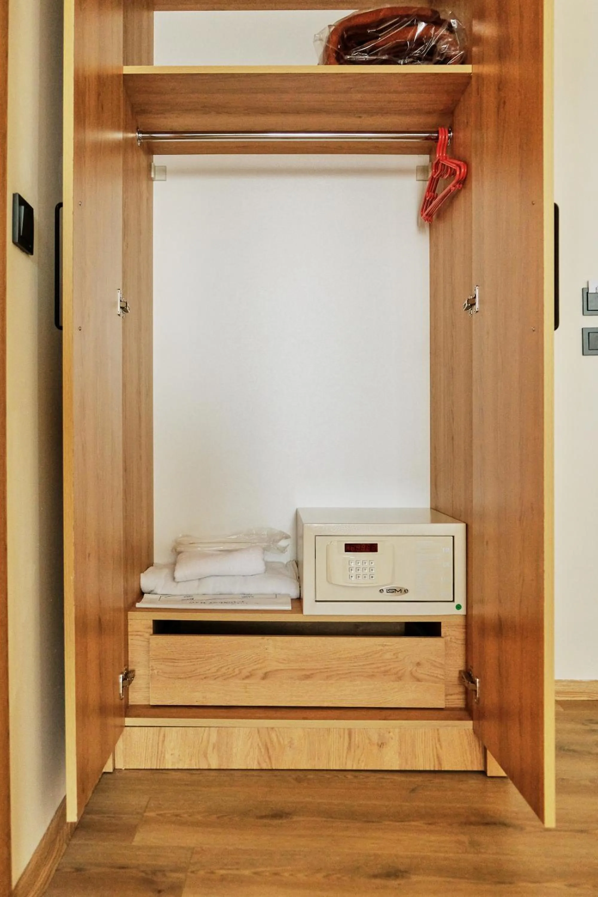 safe in Grand Keskin Otel