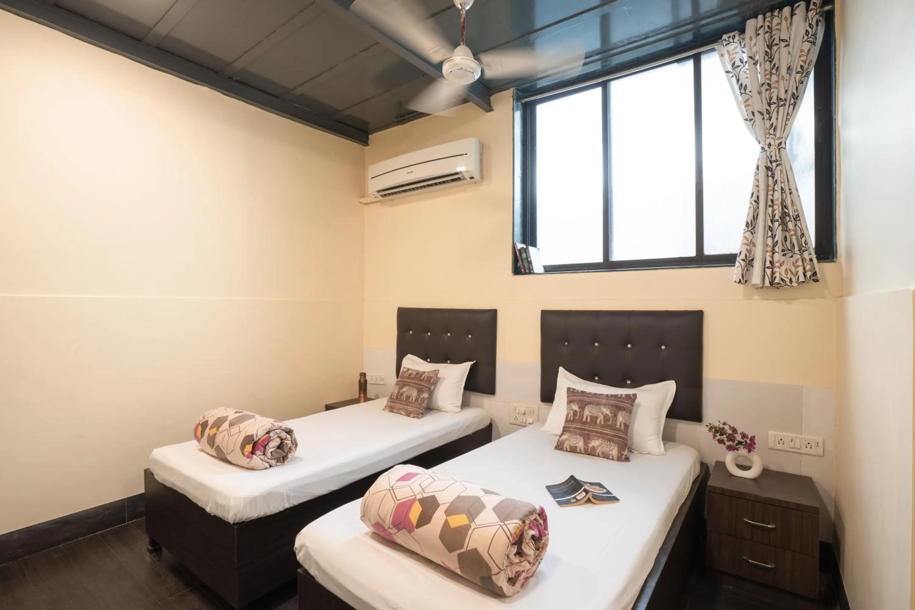 Bed in Zostel Mumbai