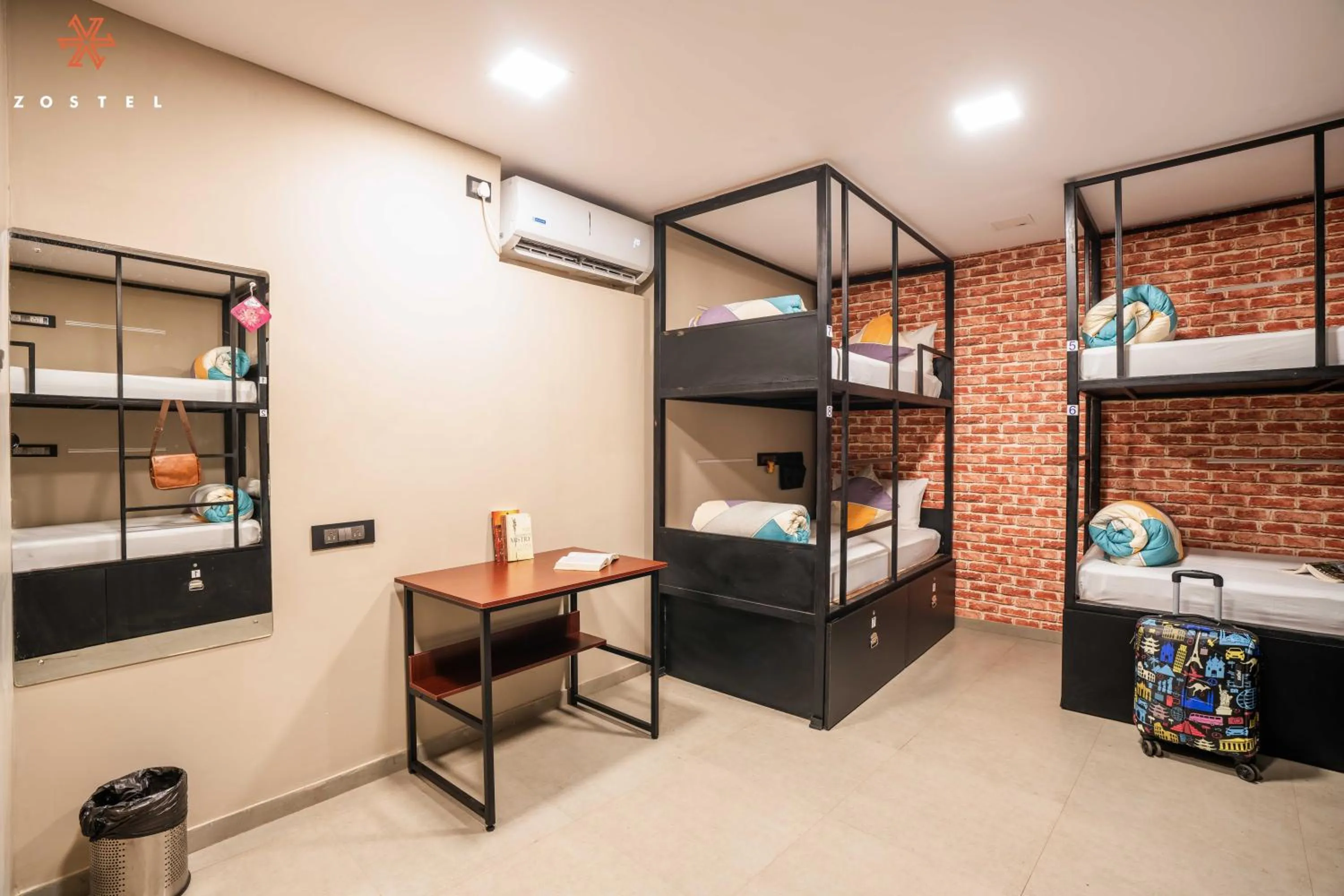 Bed in Zostel Mumbai