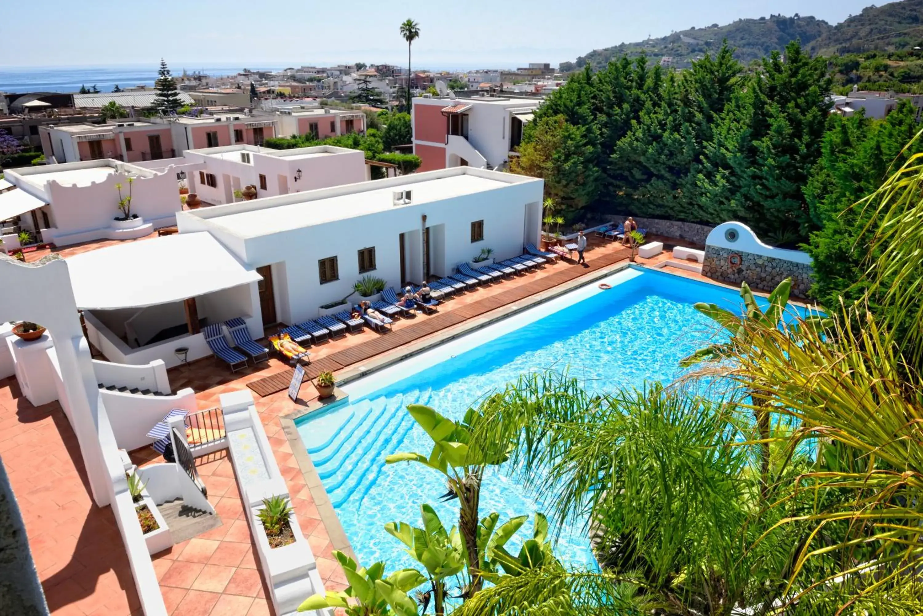 Pool view in Gattopardo Park Hotel Pool view in Gattopardo Park Hotel