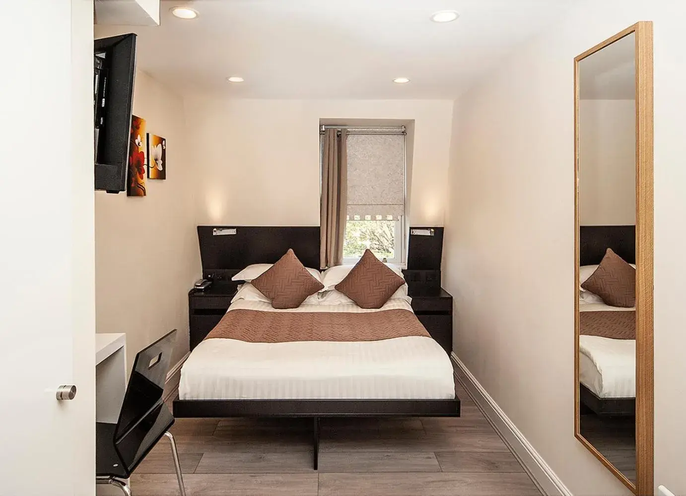 Double Room in NOX Olympia Double Room in NOX Olympia