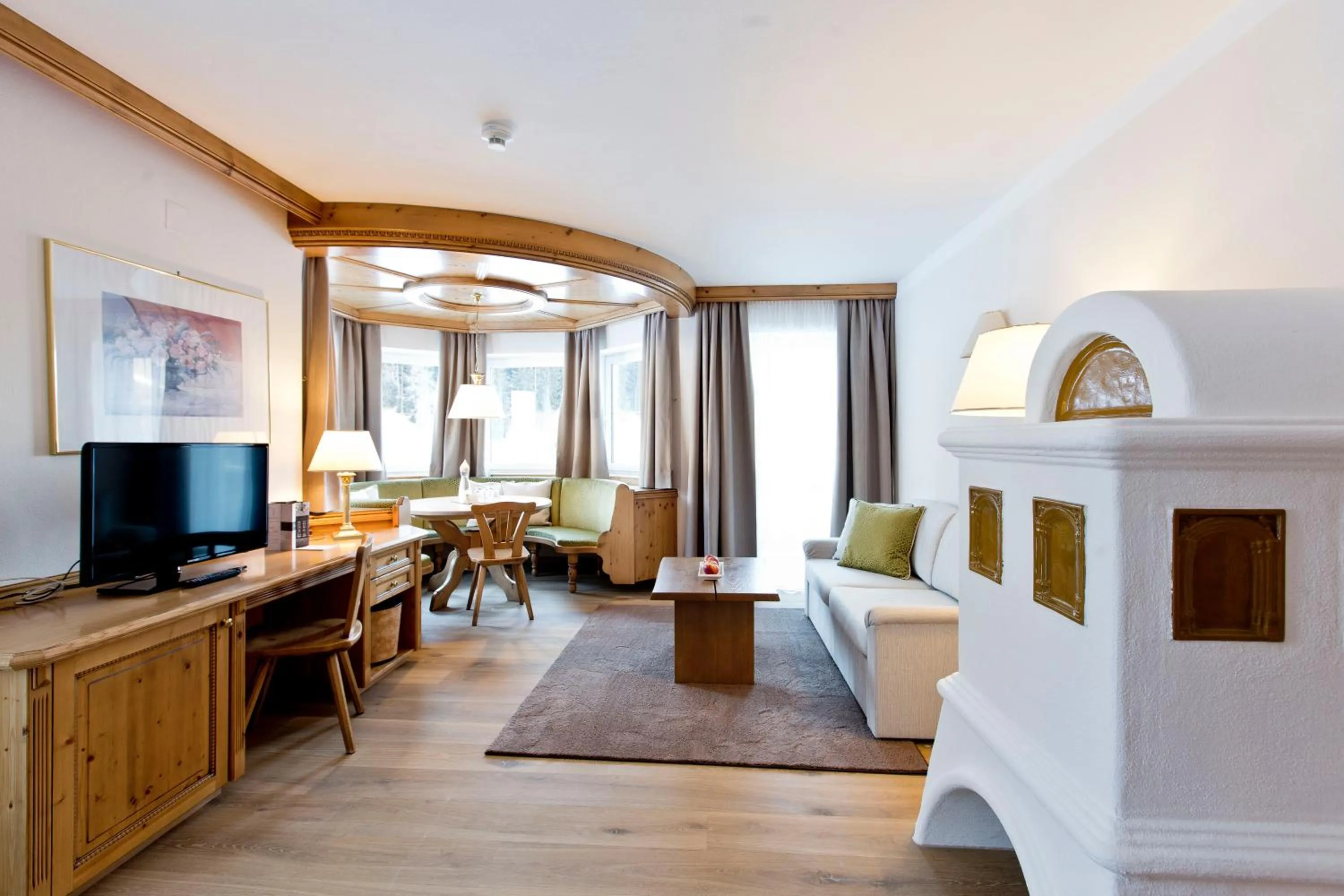 Photo of the whole room, Bed in Traumhotel Alpina Superior