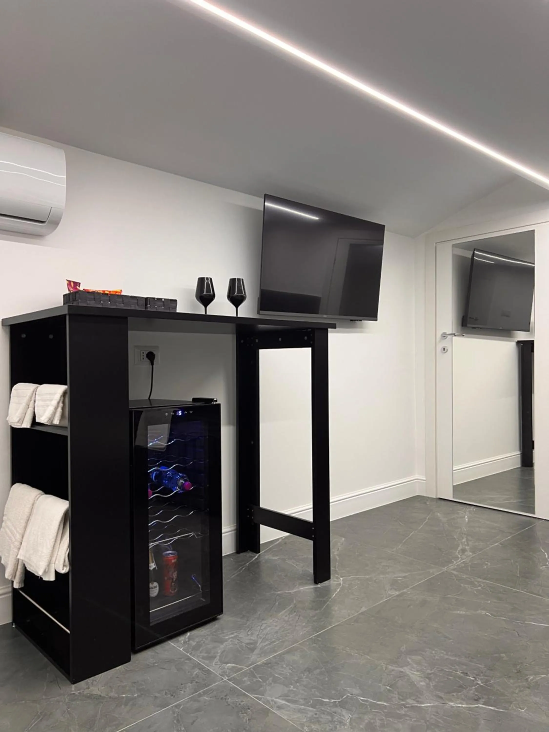 Photo of the whole room in Hotel Blanc