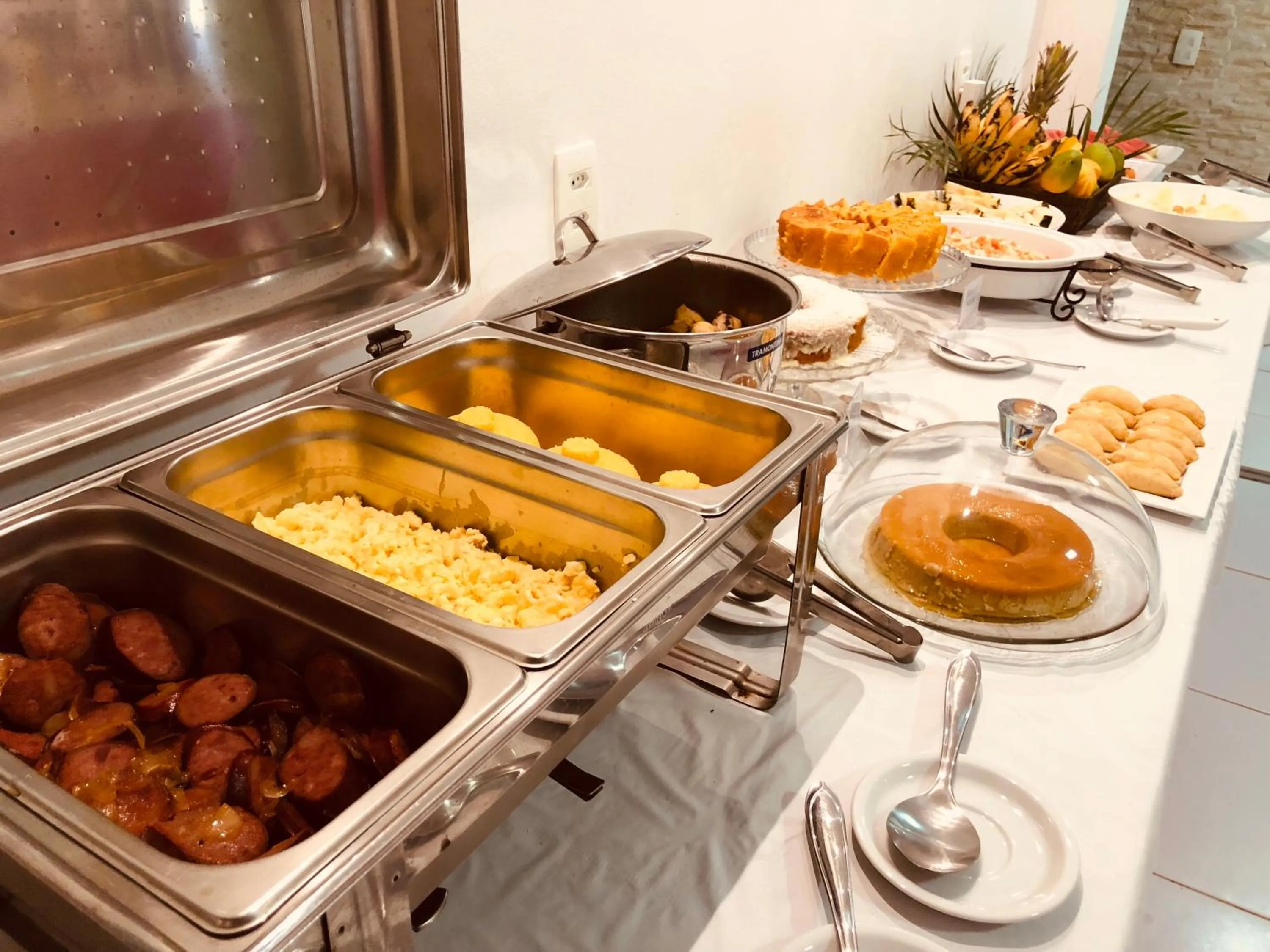 Restaurant/places to eat in Pousada Maraoka