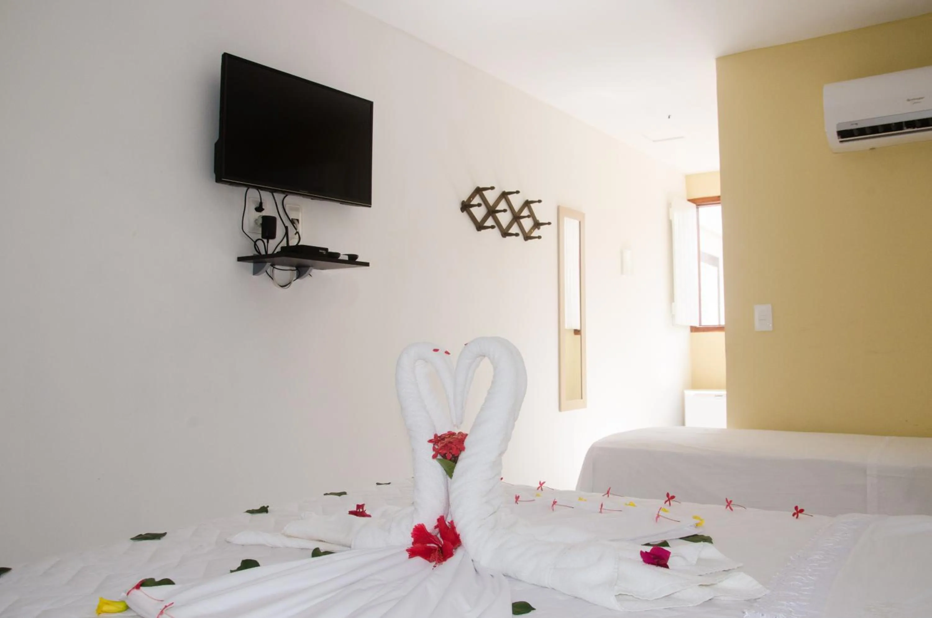 Bedroom, Bed in Pousada Maraoka