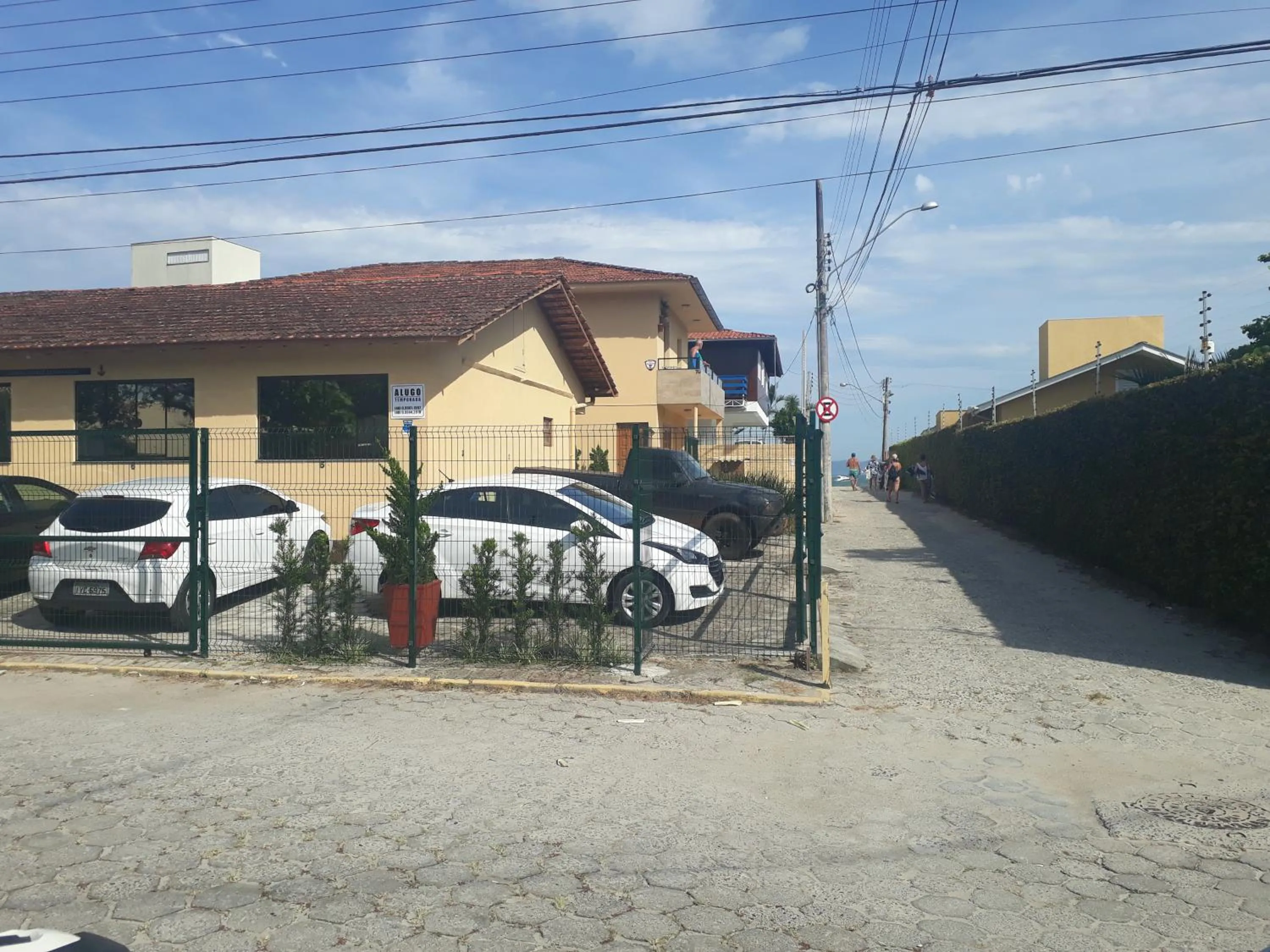 Property building in Beira Mar Jurere
