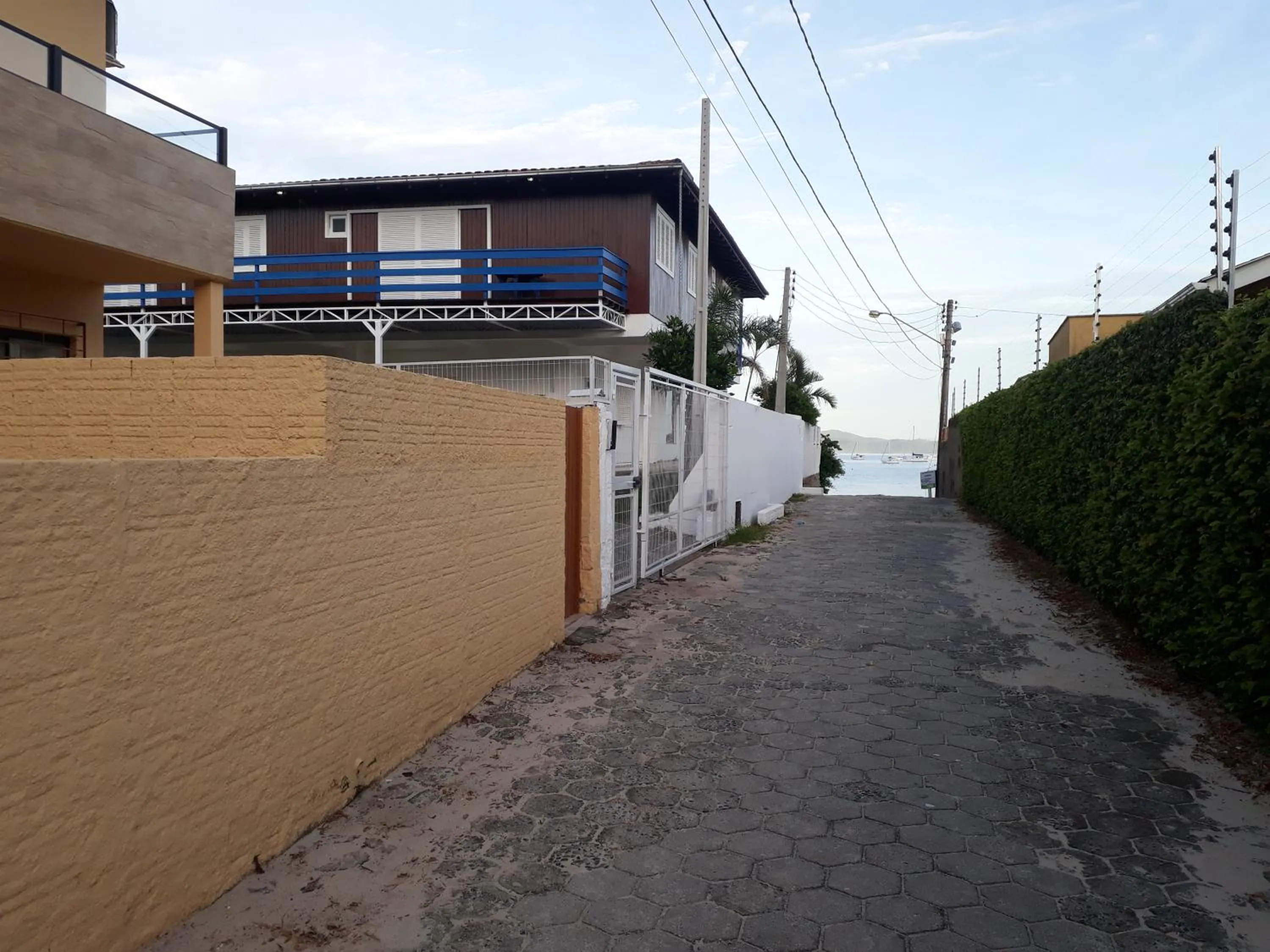 Street view in Beira Mar Jurere