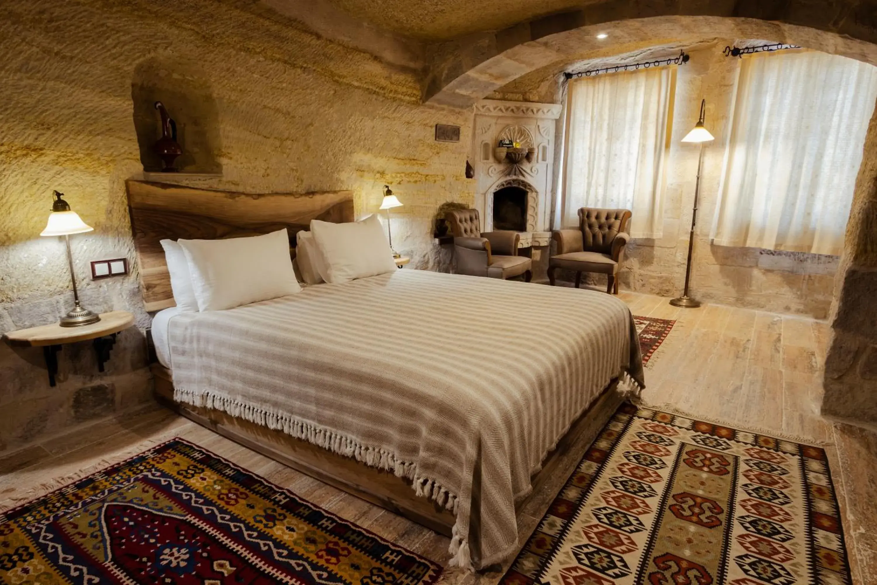 Bed in Sultan Cave Suites Bed in Sultan Cave Suites