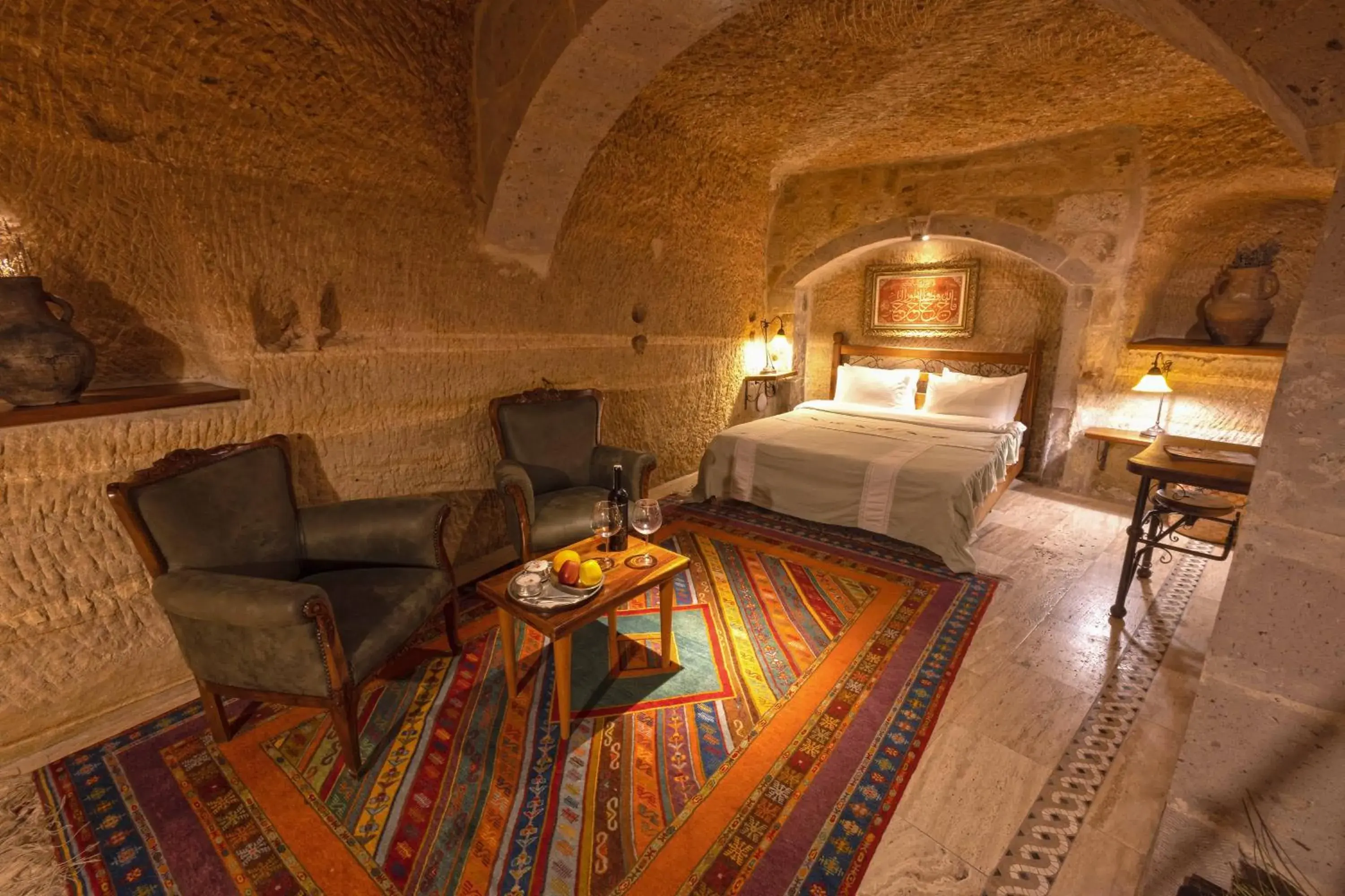 Bed in Sultan Cave Suites Bed in Sultan Cave Suites