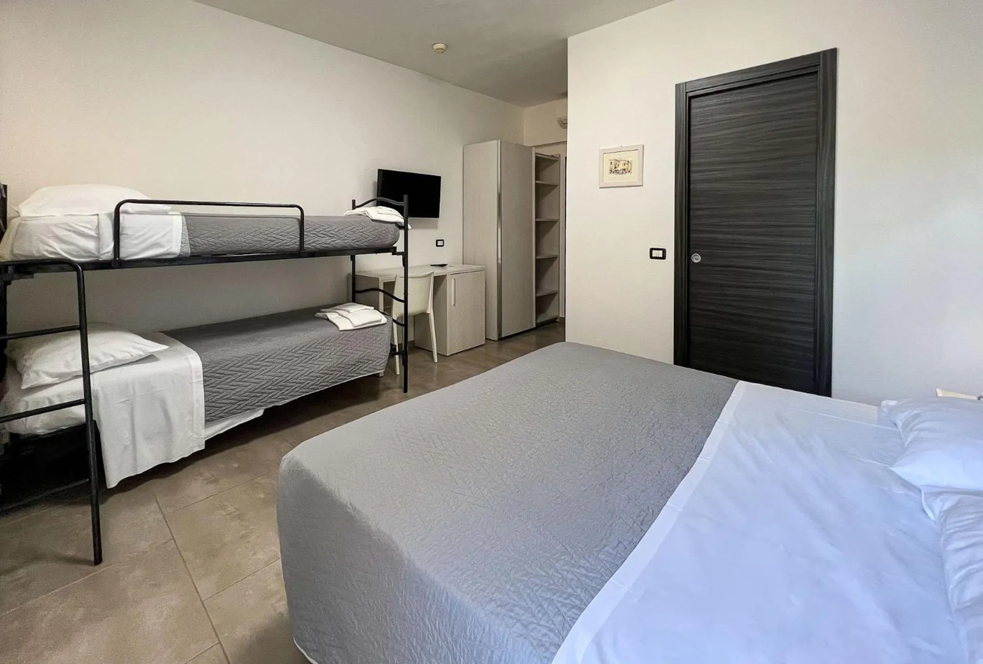 Bedroom, Bed in Hotel Brigantino