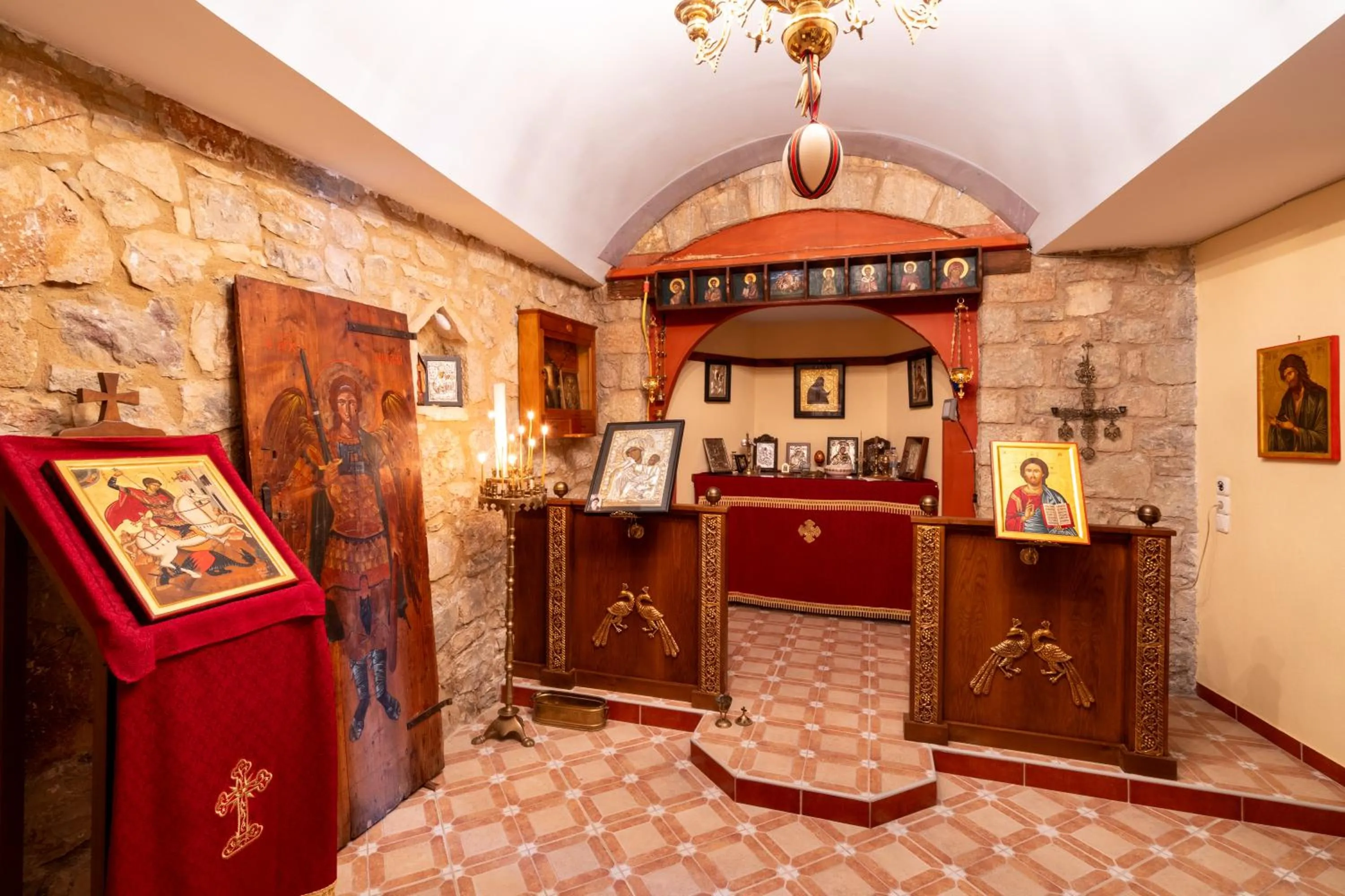 Alpen House Hotel & Suites