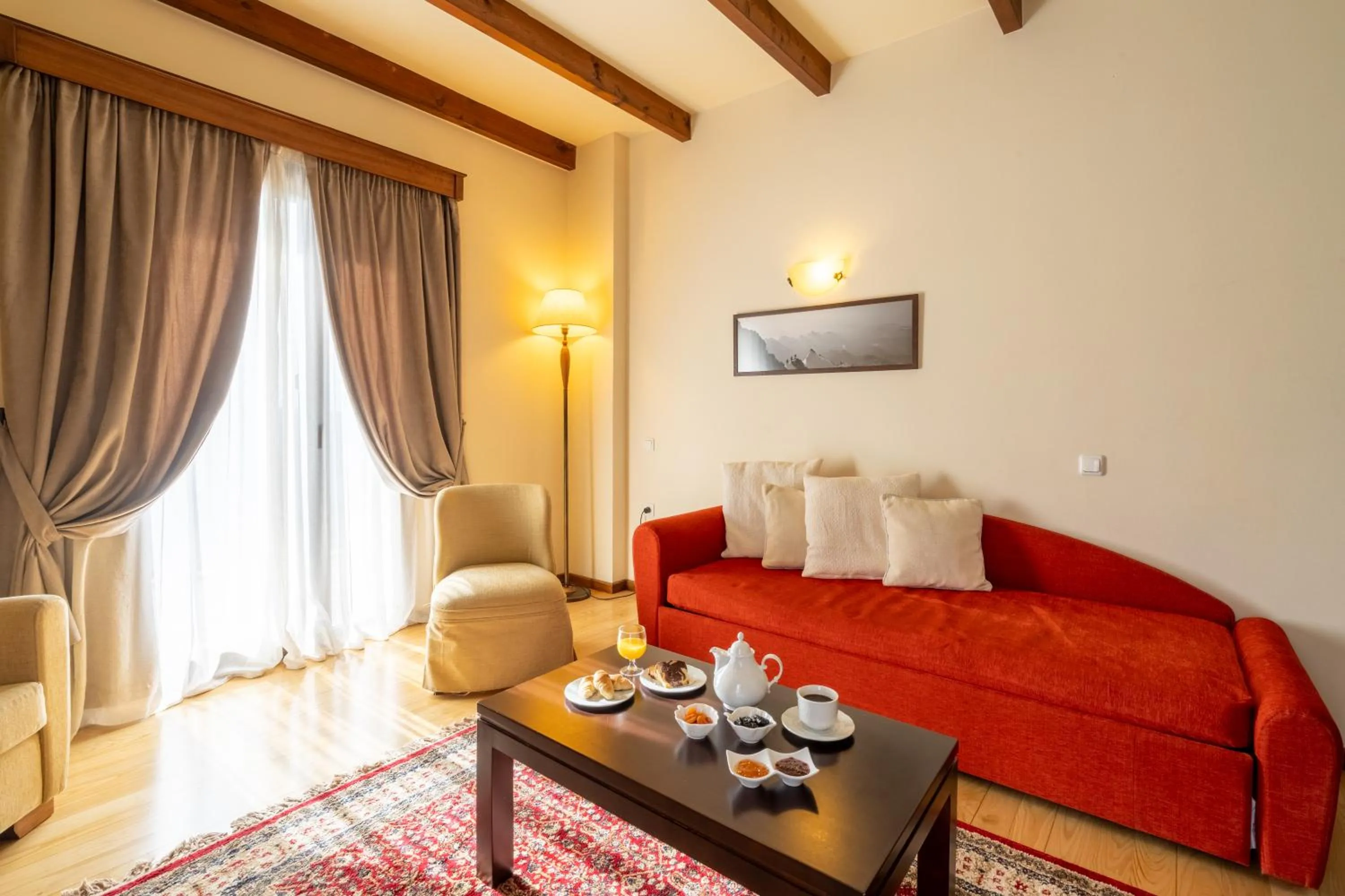 Alpen House Hotel & Suites
