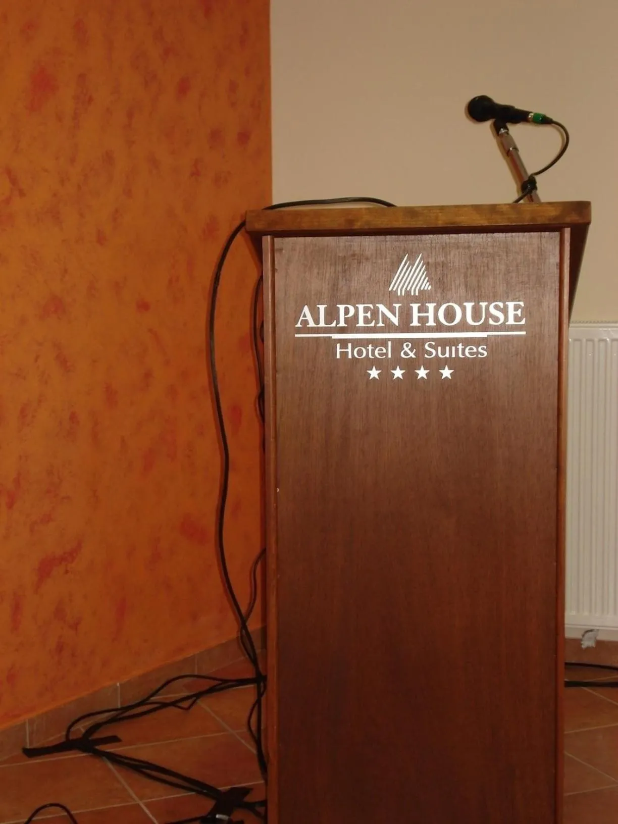 Business facilities in Alpen House Hotel & Suites