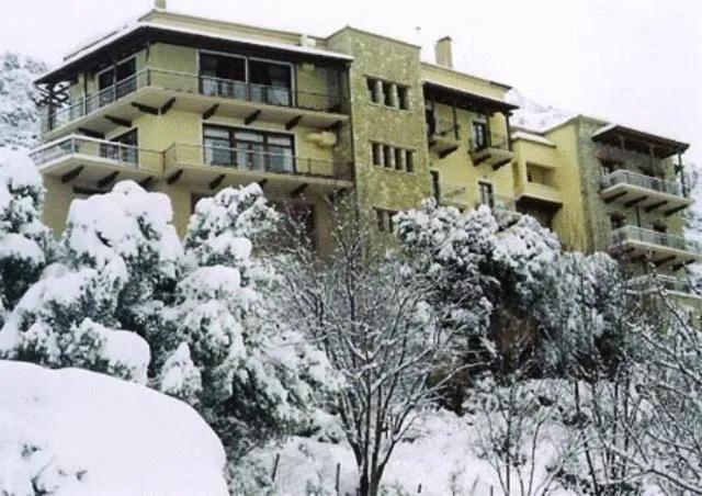 Facade/entrance in Alpen House Hotel & Suites