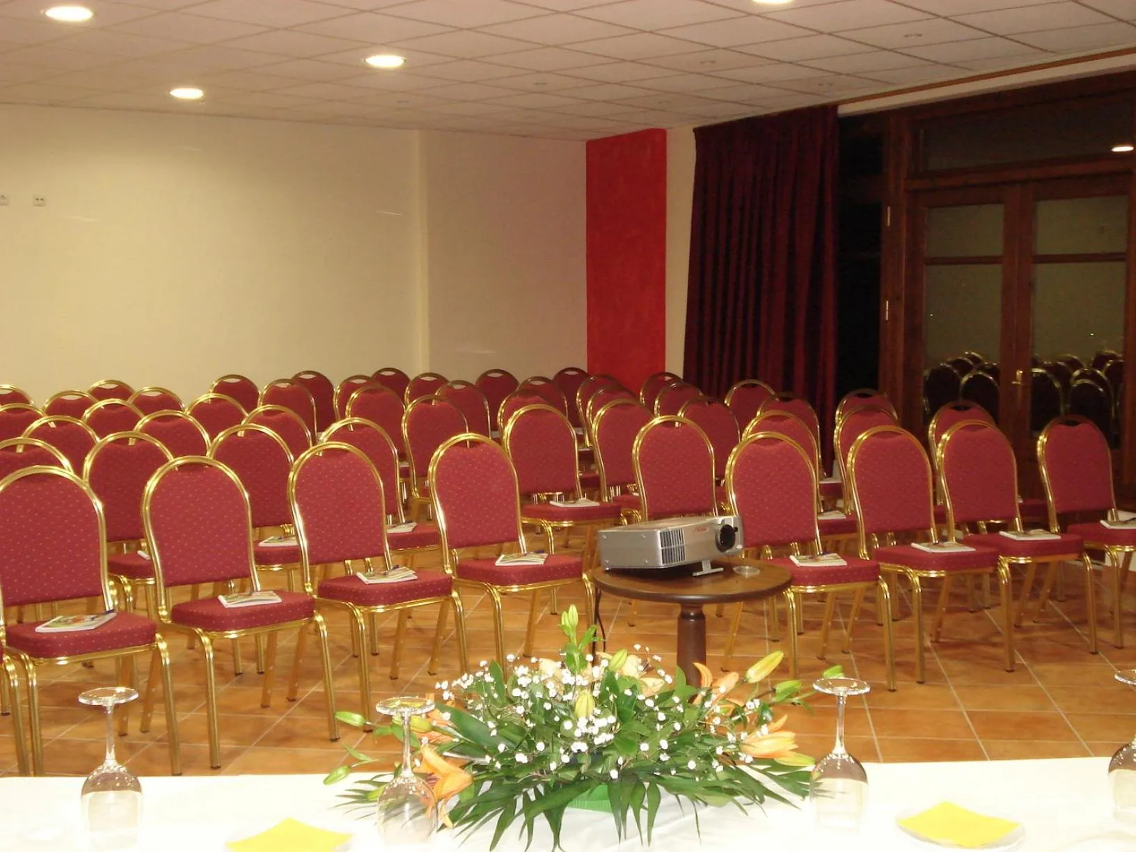 Business facilities in Alpen House Hotel & Suites