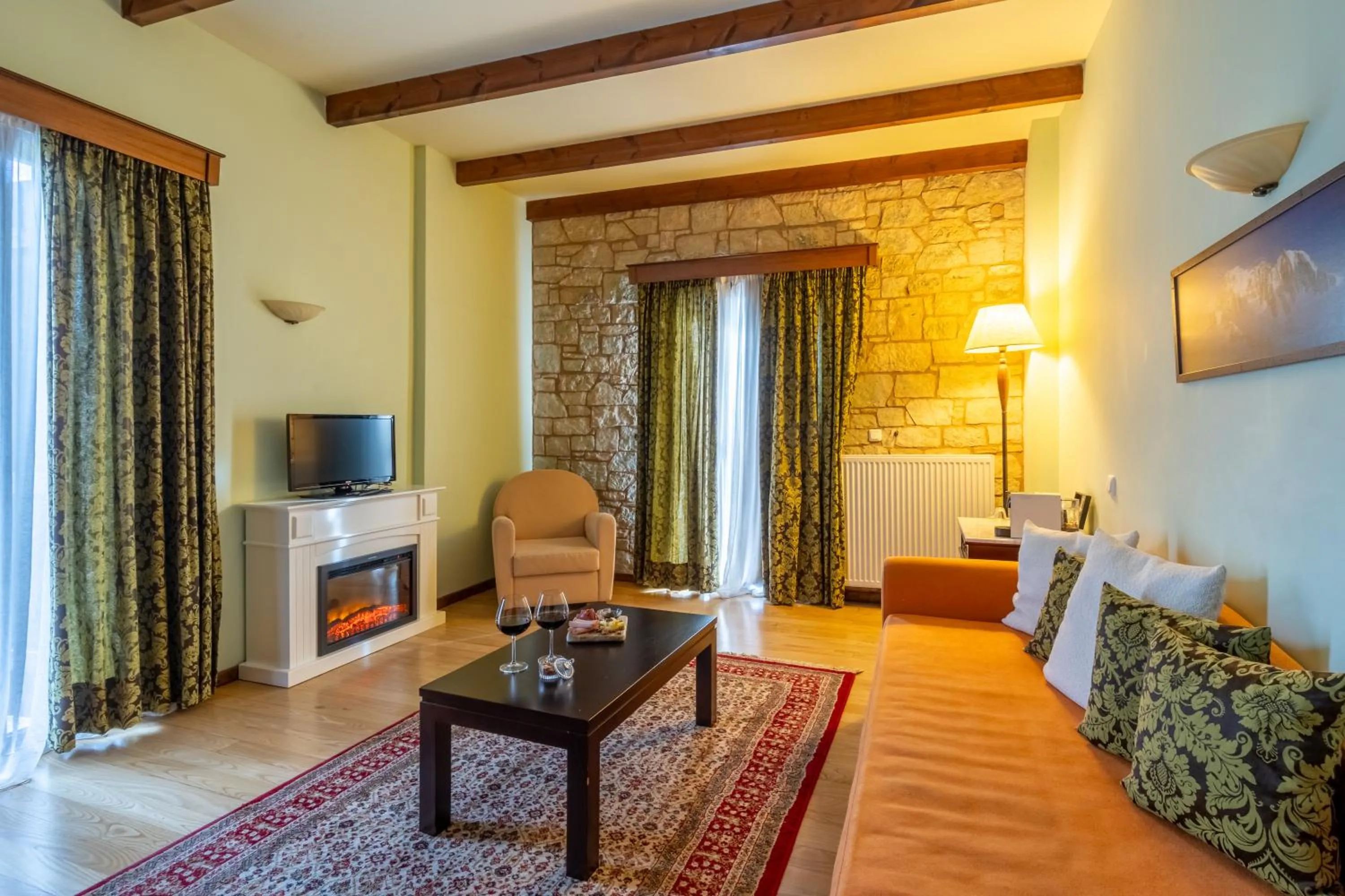 Alpen House Hotel & Suites