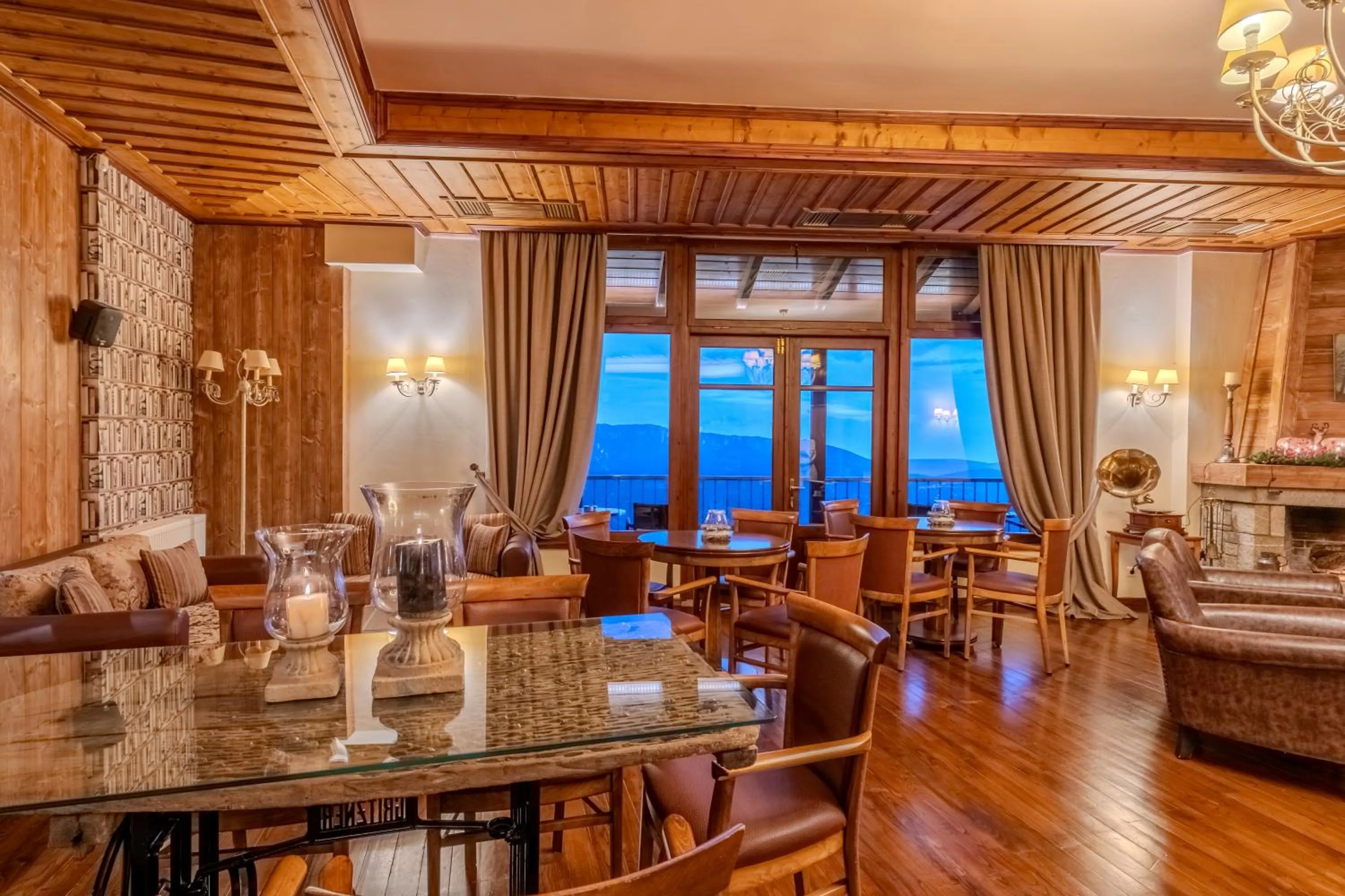 Alpen House Hotel & Suites